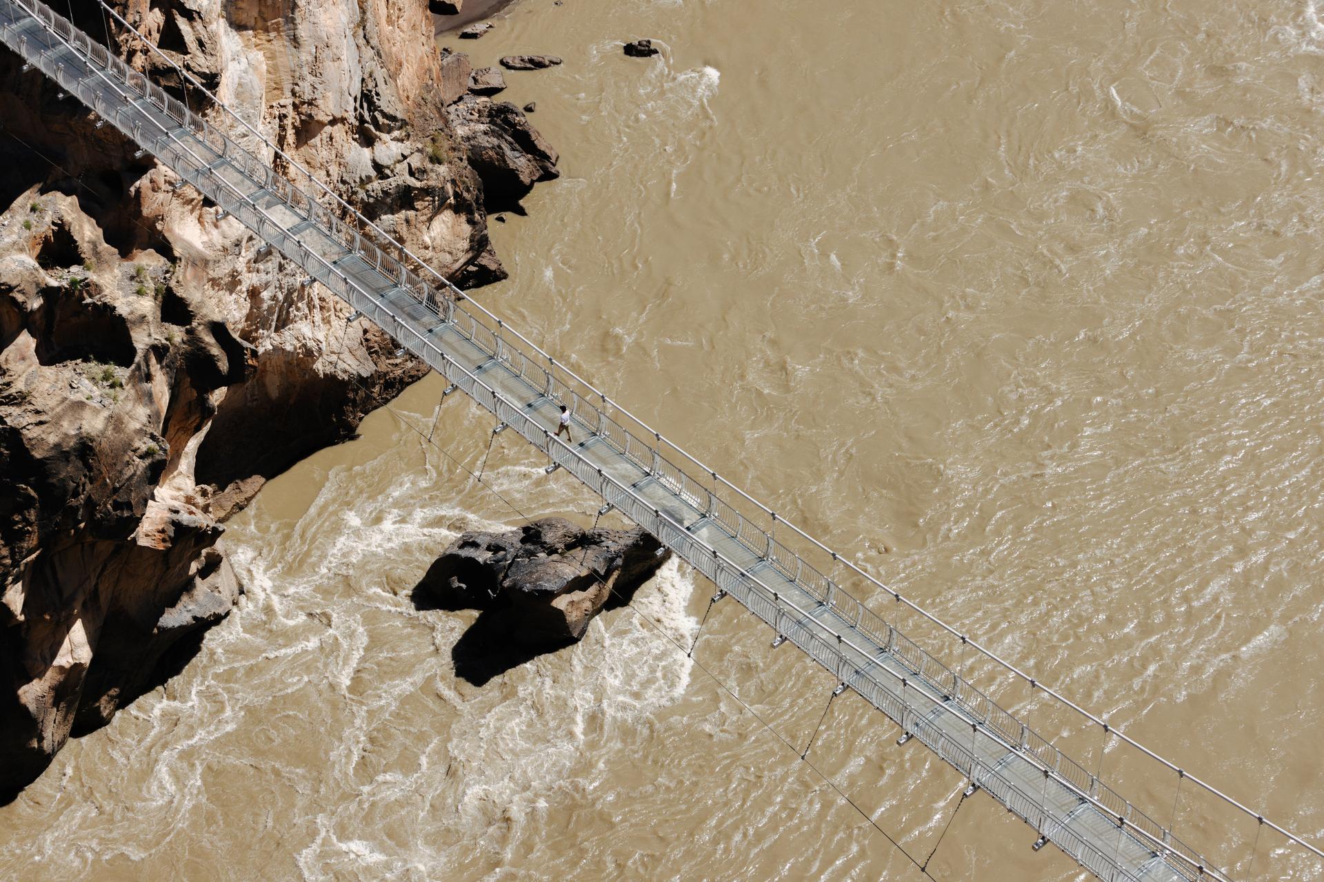 Nujiang River 72 Turns Canyon Scenic Area - image 17