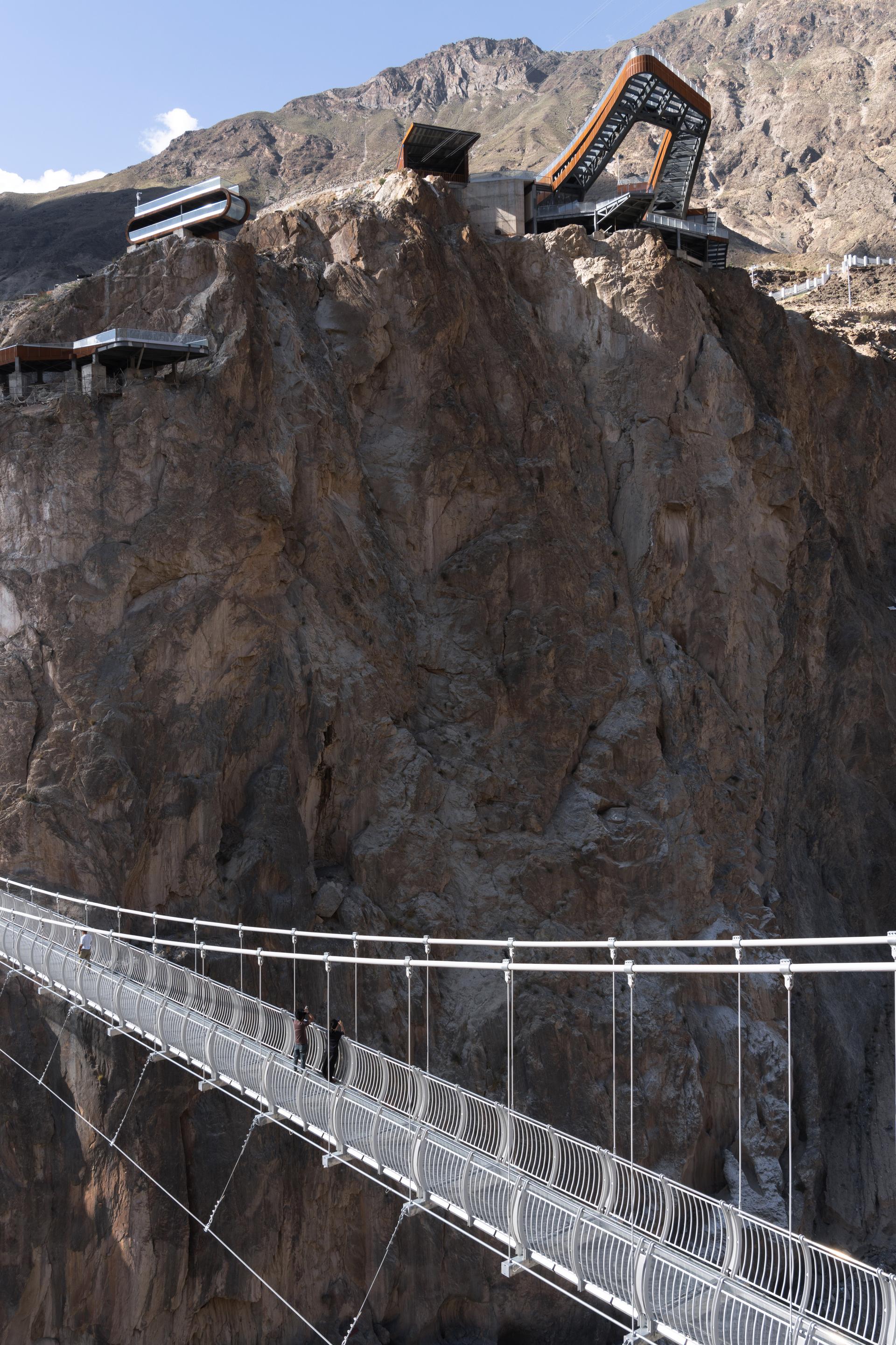 Nujiang River 72 Turns Canyon Scenic Area - image 18