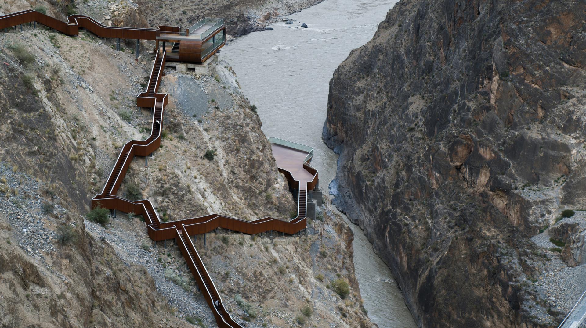 Nujiang River 72 Turns Canyon Scenic Area - image 22