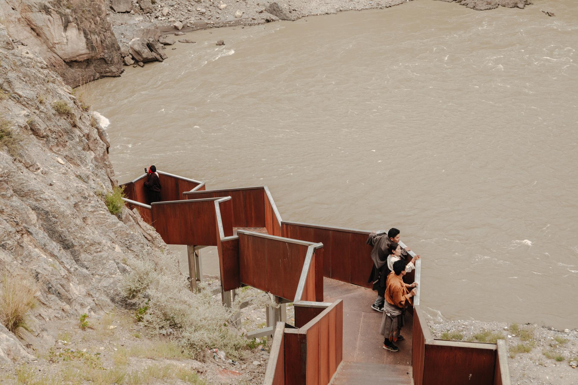 Nujiang River 72 Turns Canyon Scenic Area - image 25