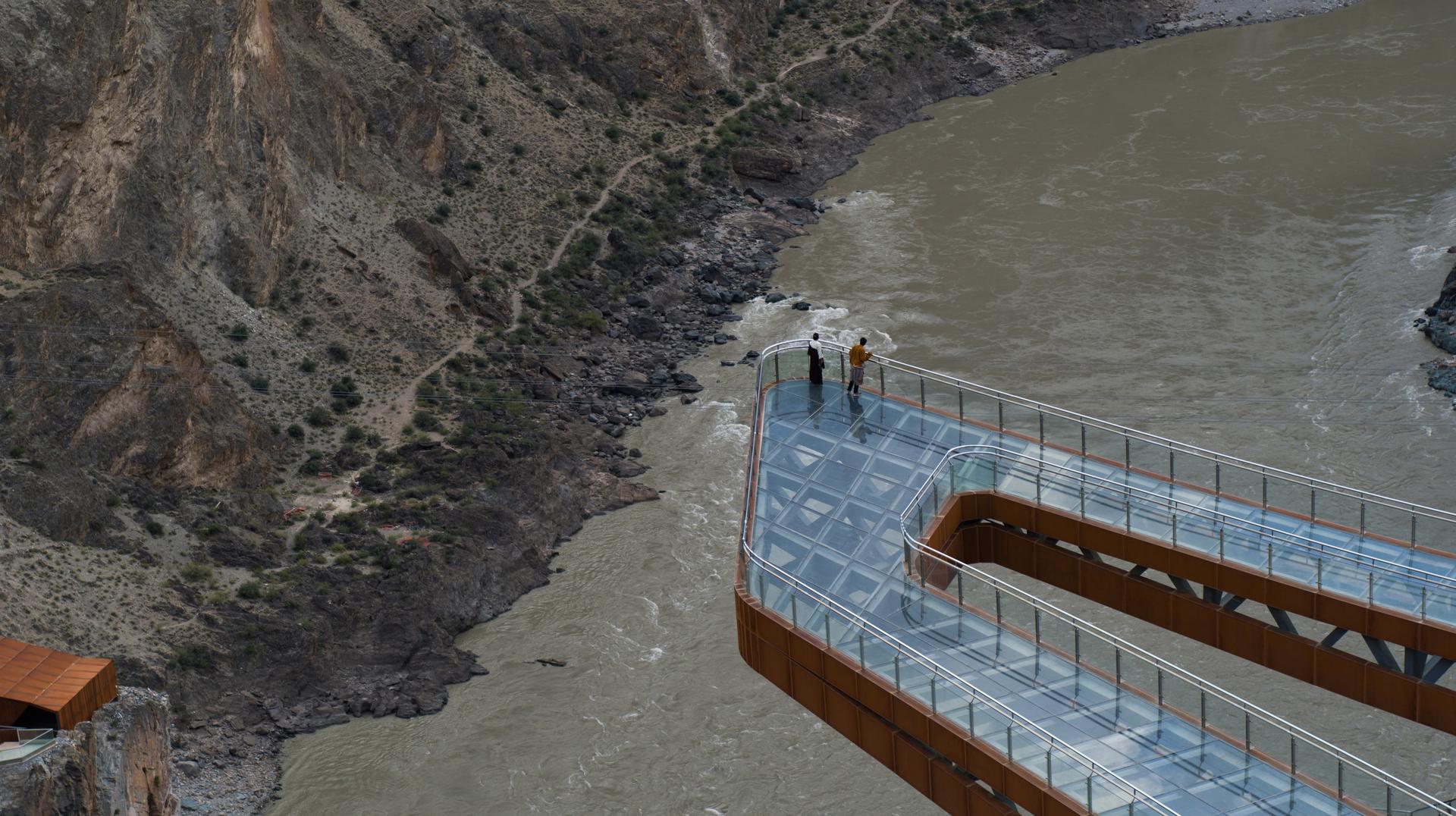 Nujiang River 72 Turns Canyon Scenic Area - image 34