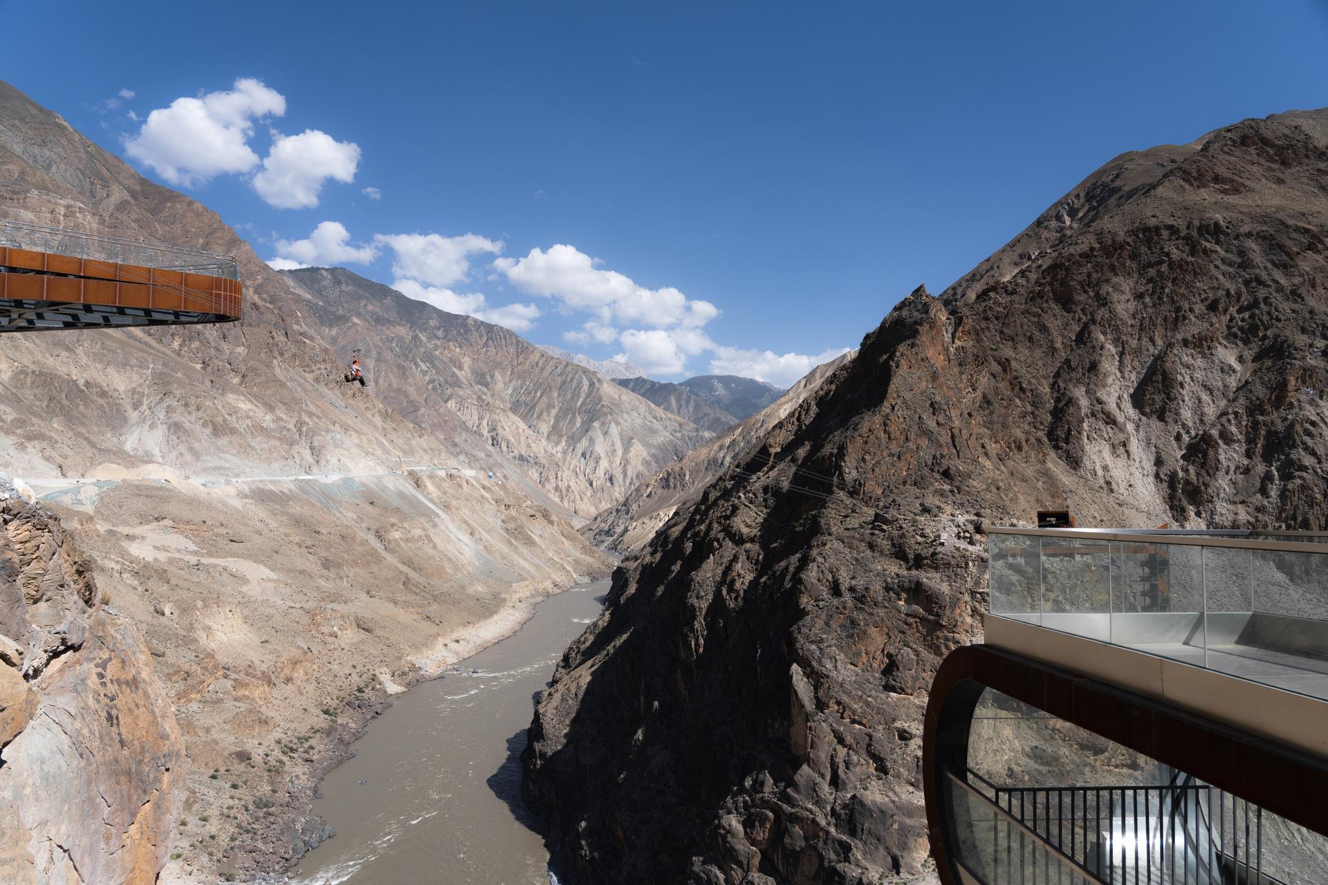Nujiang River 72 Turns Canyon Scenic Area - image 42