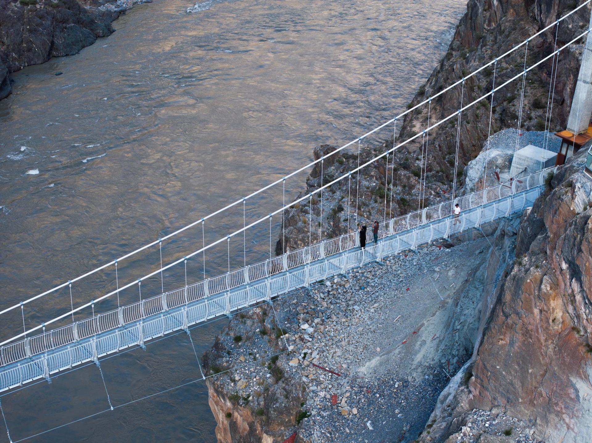Nujiang River 72 Turns Canyon Scenic Area - image 41
