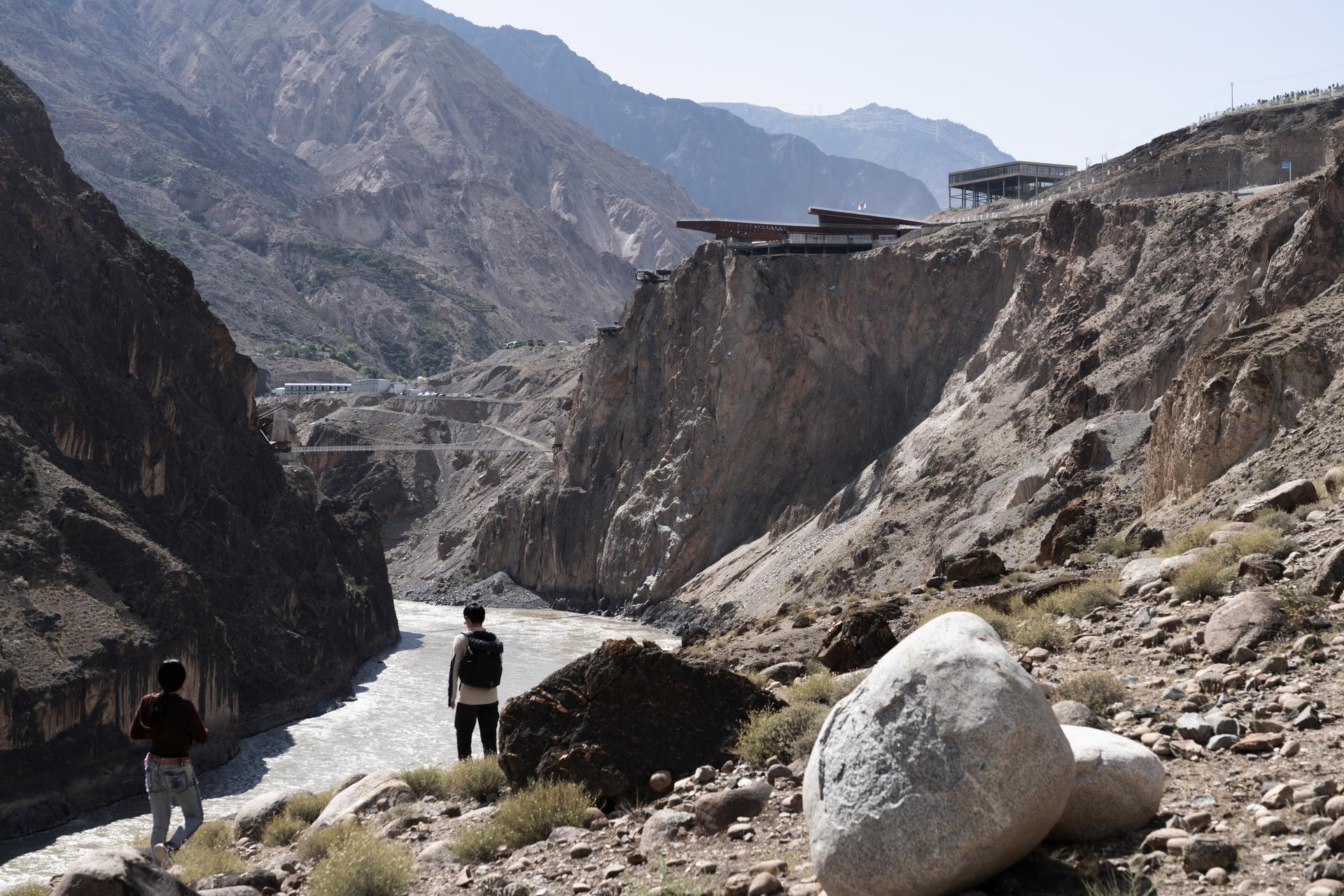 Nujiang River 72 Turns Canyon Scenic Area - image 44