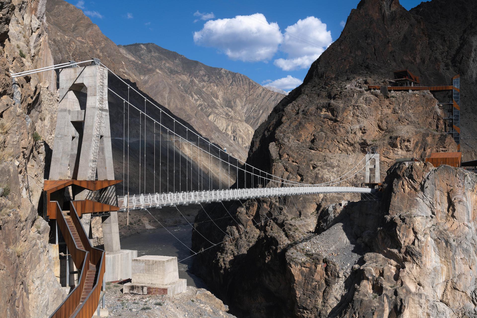 Nujiang River 72 Turns Canyon Scenic Area - image 47