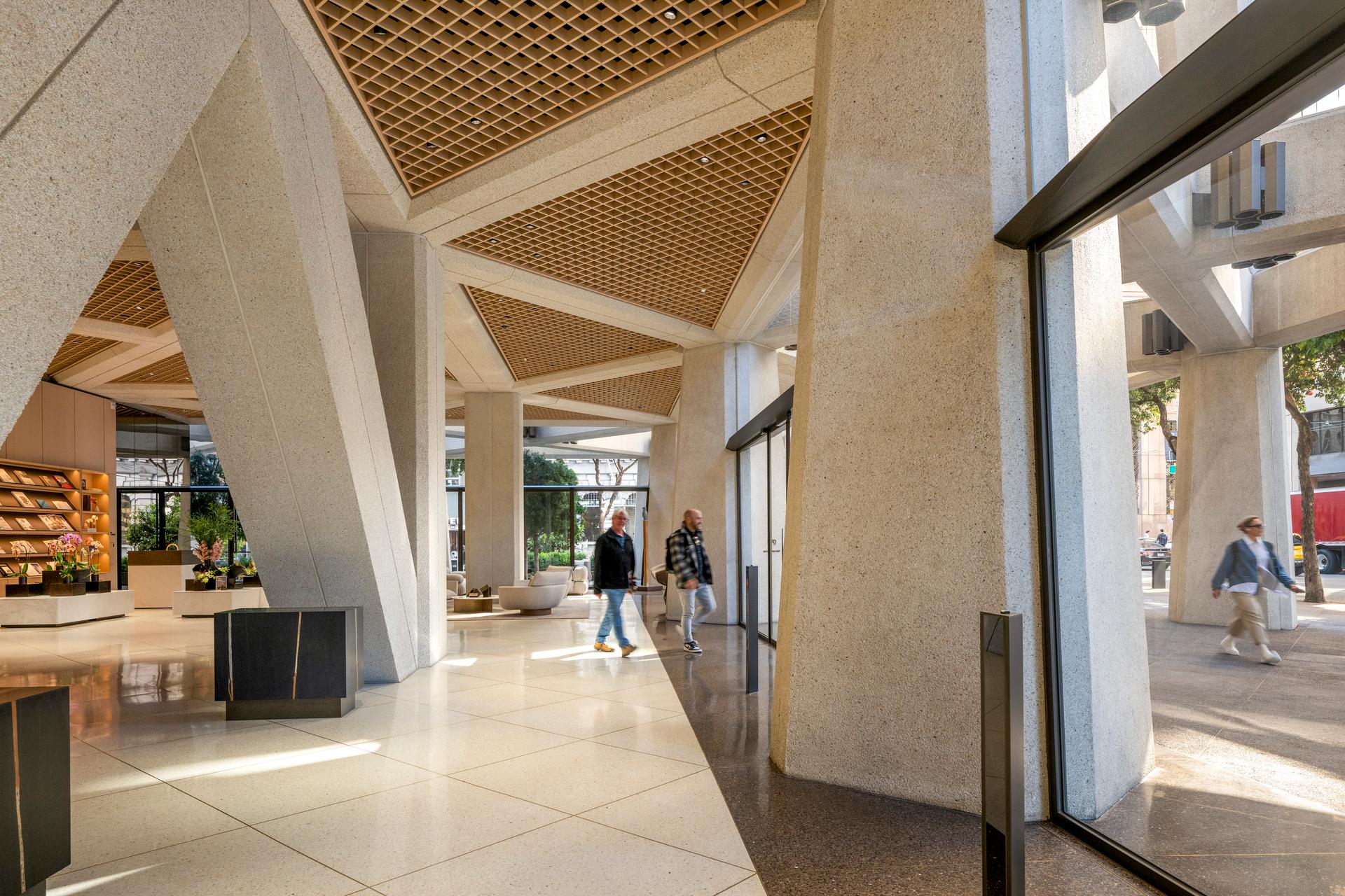 Transamerica Pyramid Center - image 5