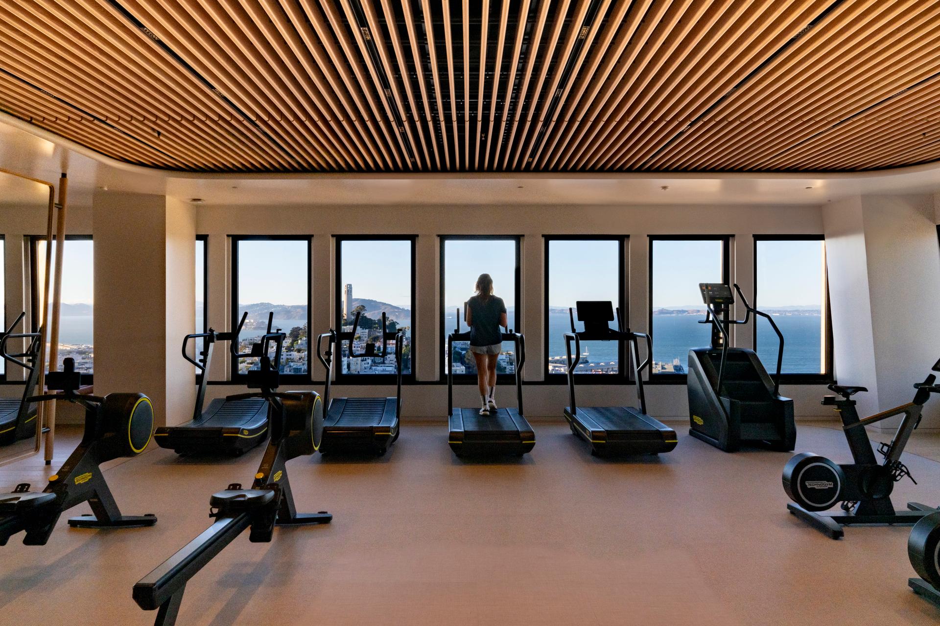 Transamerica Pyramid Center - image 14