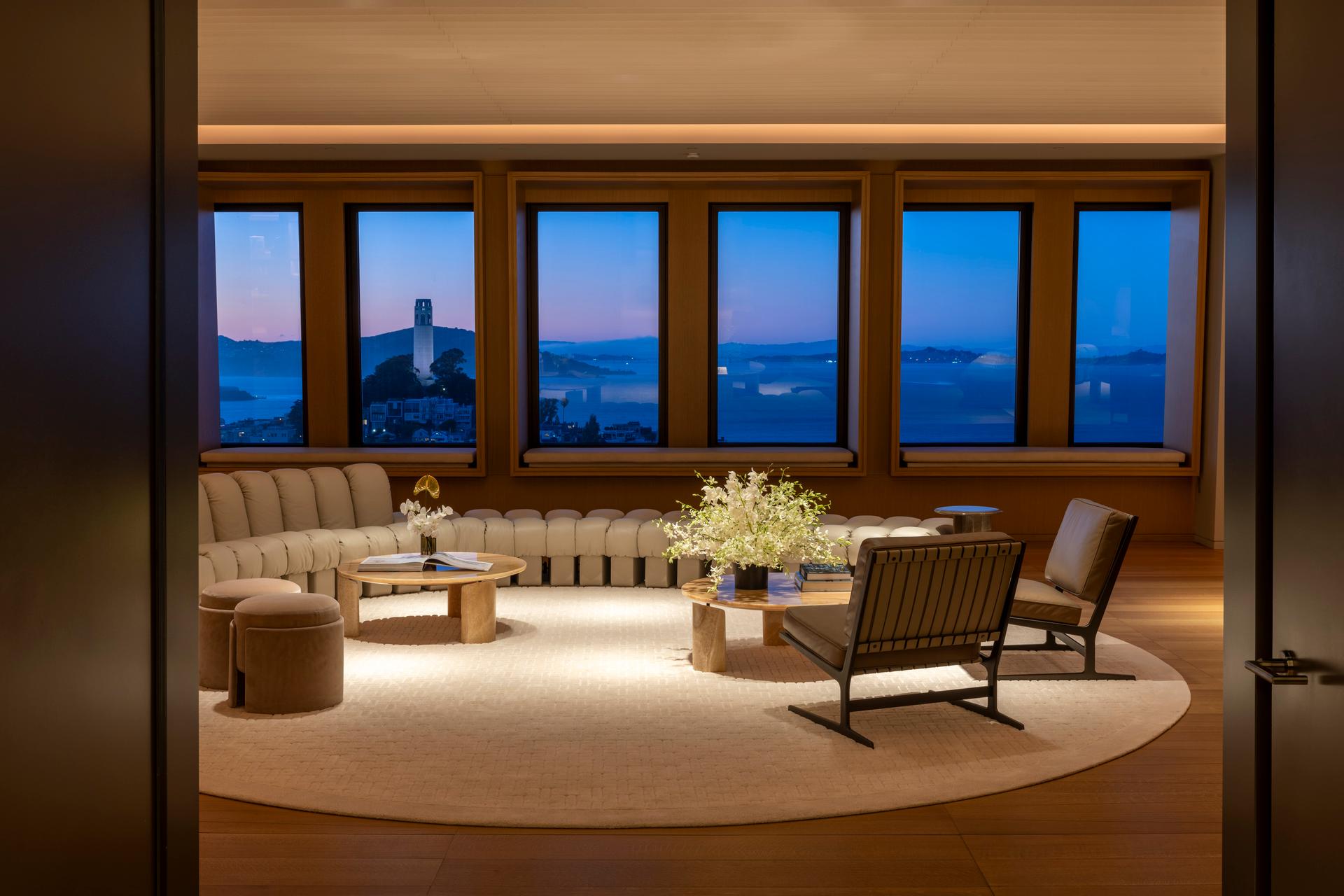 Transamerica Pyramid Center - image 15