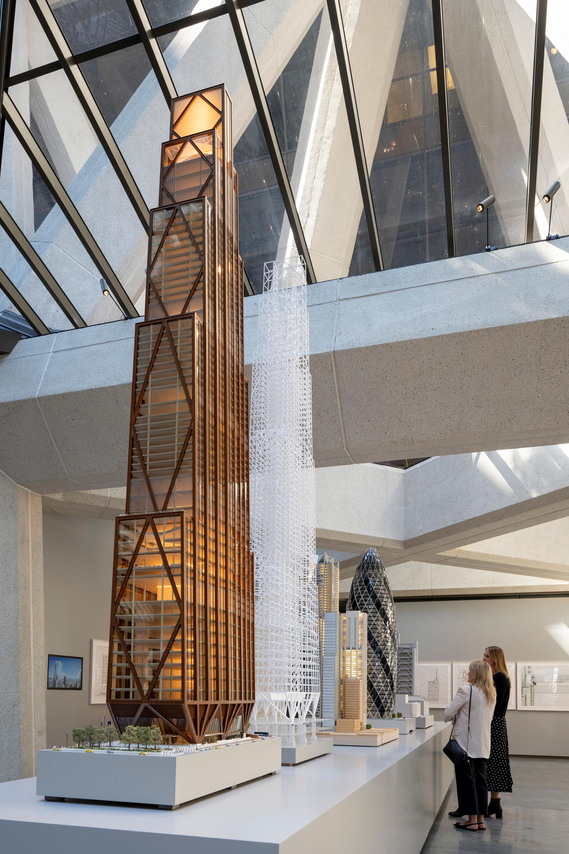 Transamerica Pyramid Center - image 20