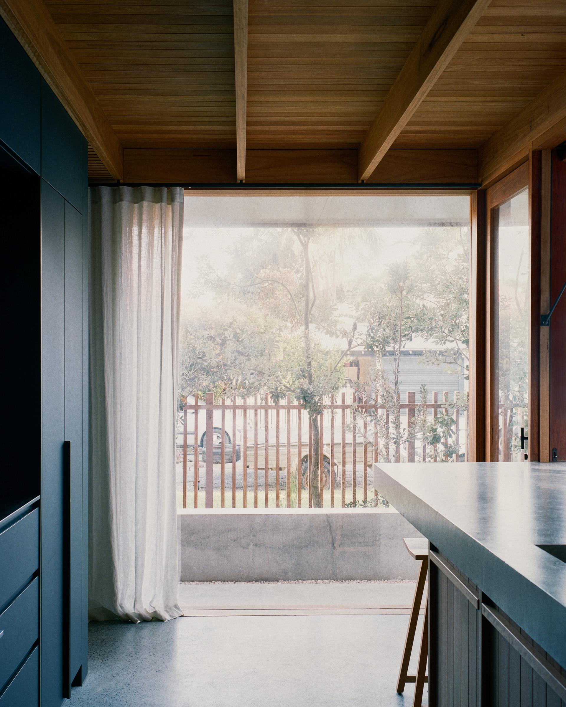 Bangalow Road House - image 15