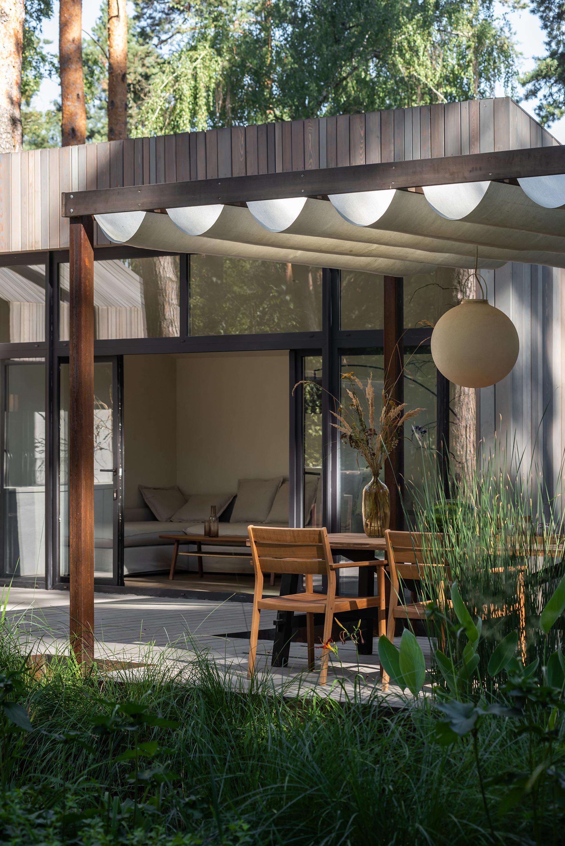 Summer Patio - image 11