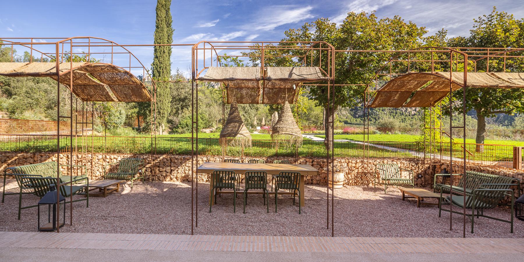 Hotel Masía Can Farrés. Restoring the links between architecture and landscape - image 4