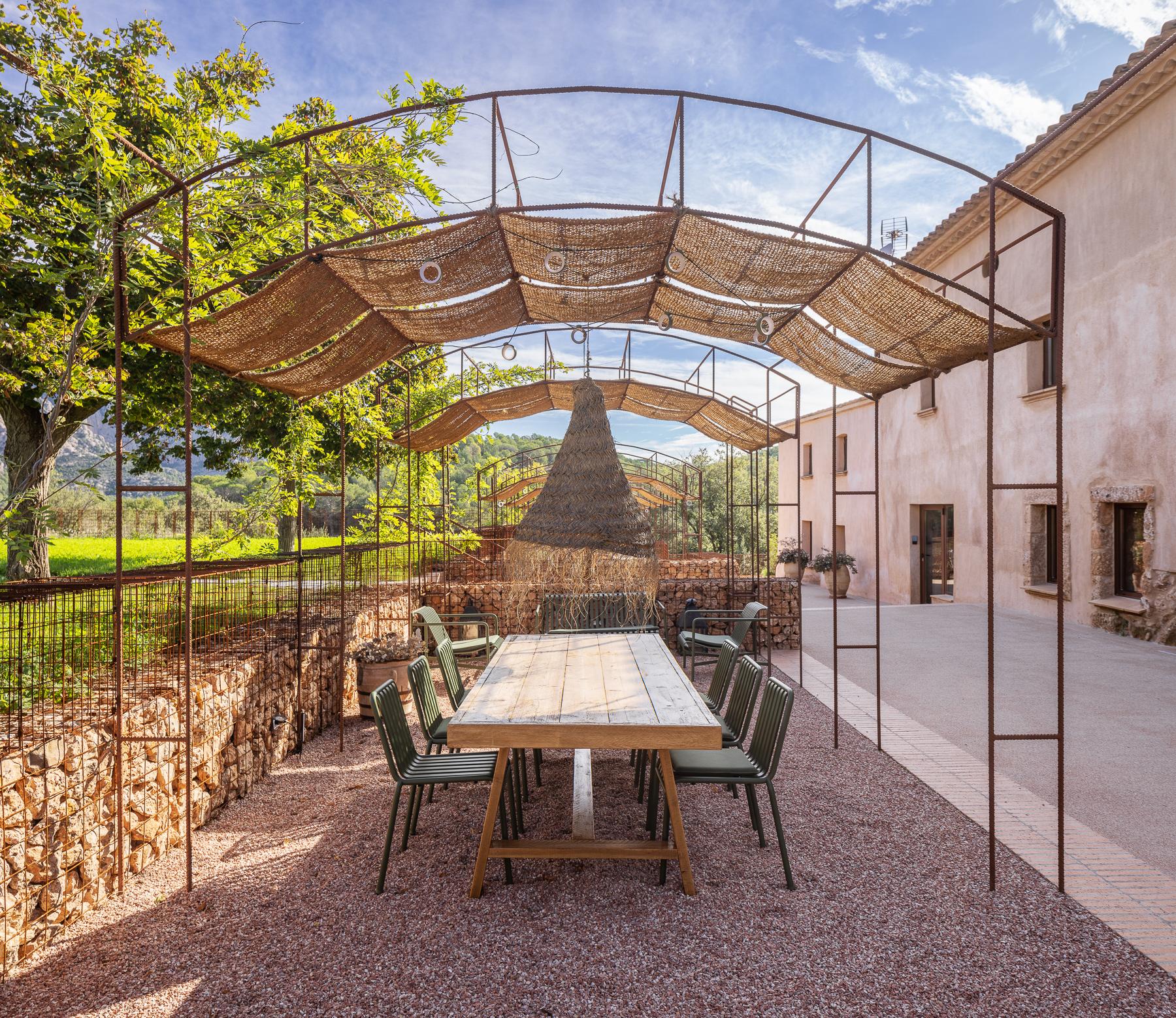 Hotel Masía Can Farrés. Restoring the links between architecture and landscape - image 5