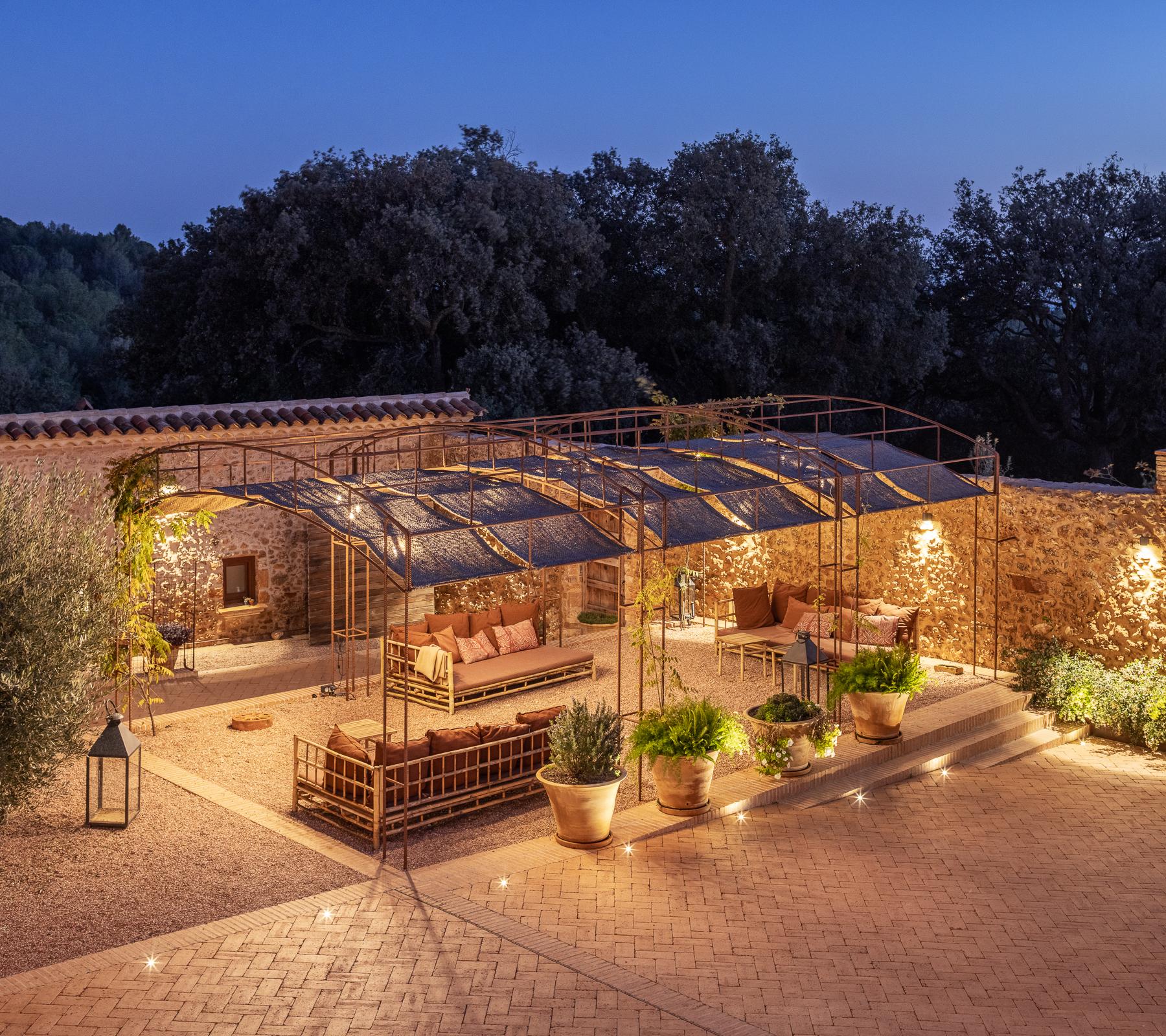 Hotel Masía Can Farrés. Restoring the links between architecture and landscape - image 6