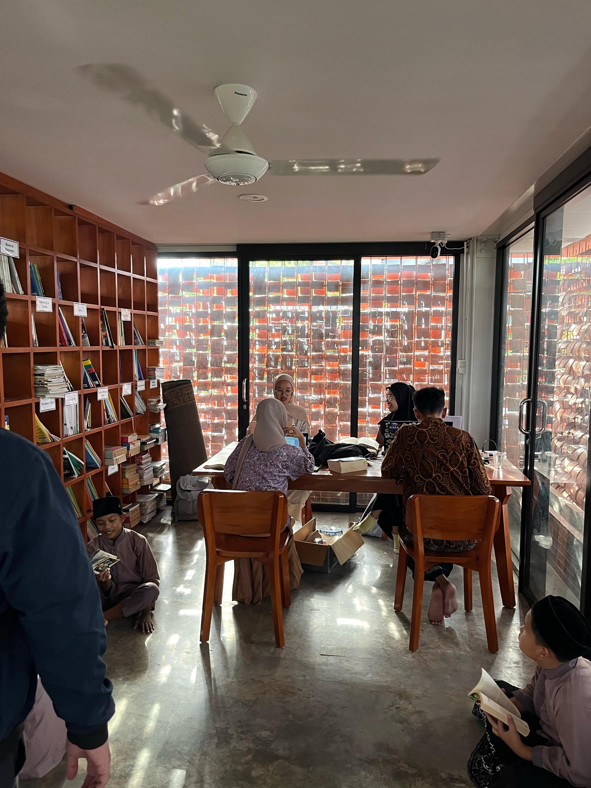 Microlibrary Pringwulung - image 9