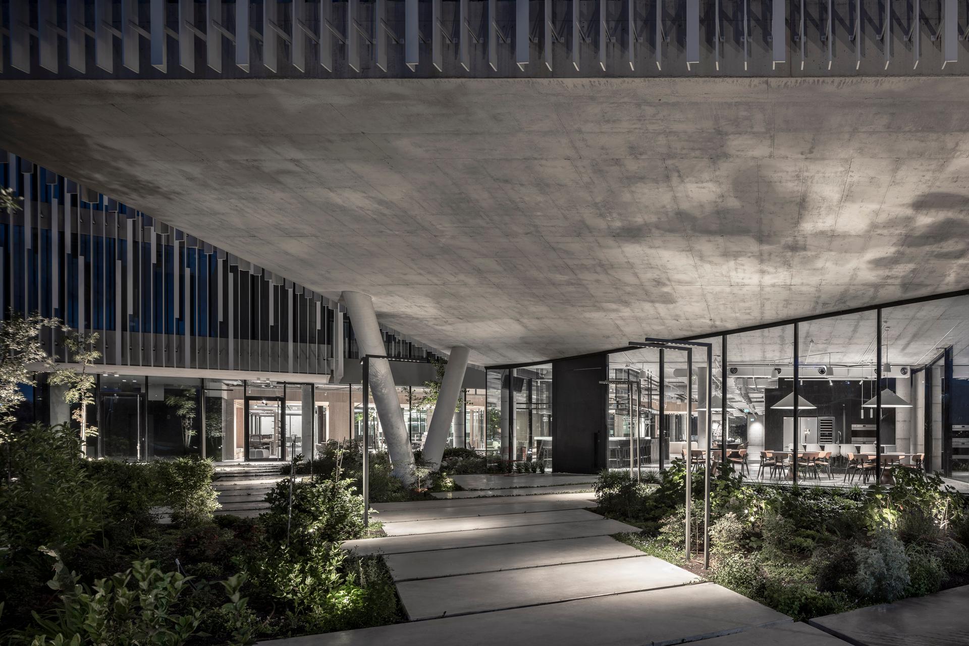 INNOVATE HQ& showroom - image 5