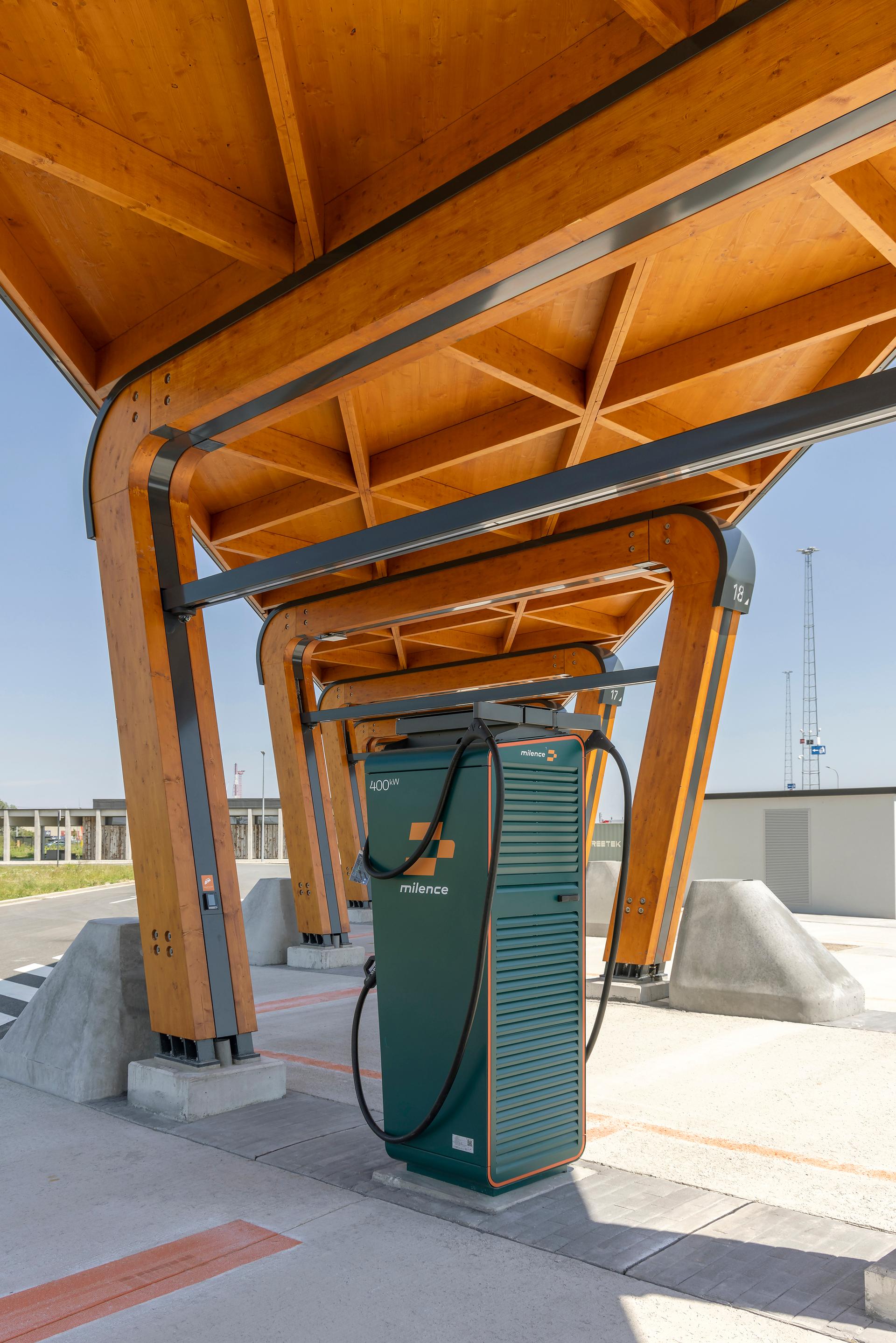 Milence Truck Charging - image 6