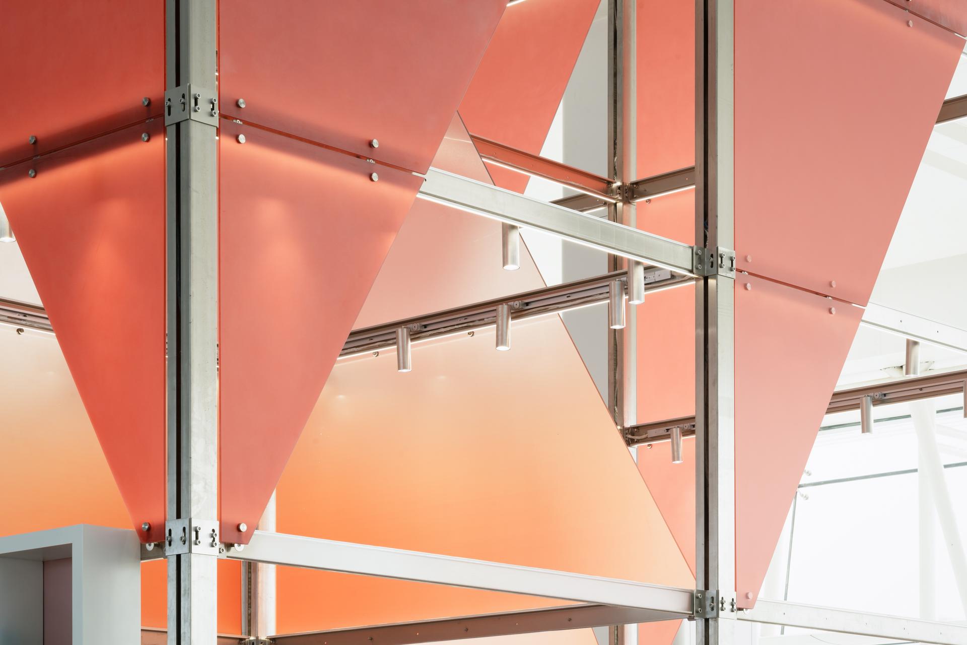Design of kiosks and observation decks in Wuhan Tianhe Airport T2—Towards a light architecture - image 23