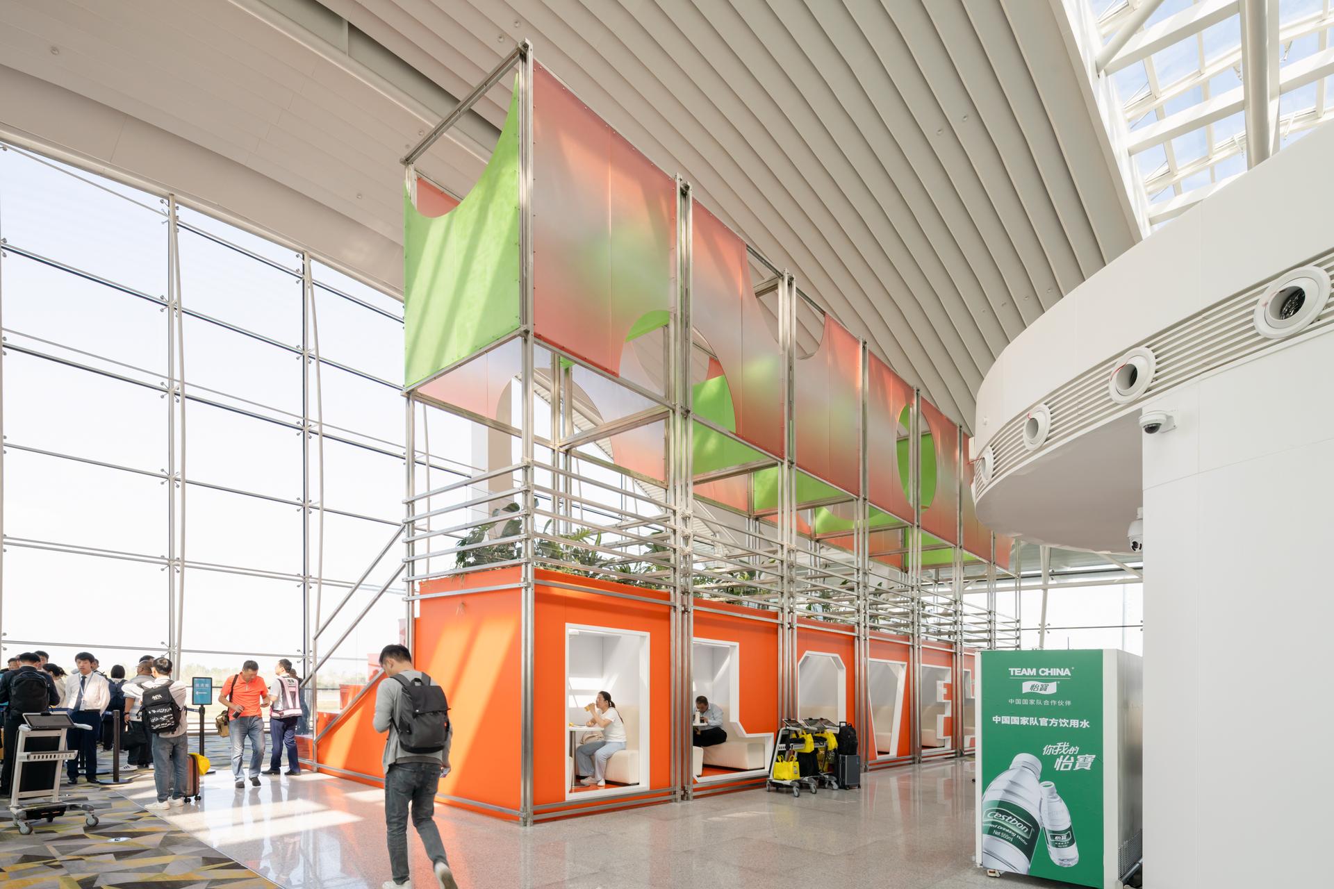 Design of kiosks and observation decks in Wuhan Tianhe Airport T2—Towards a light architecture - image 10