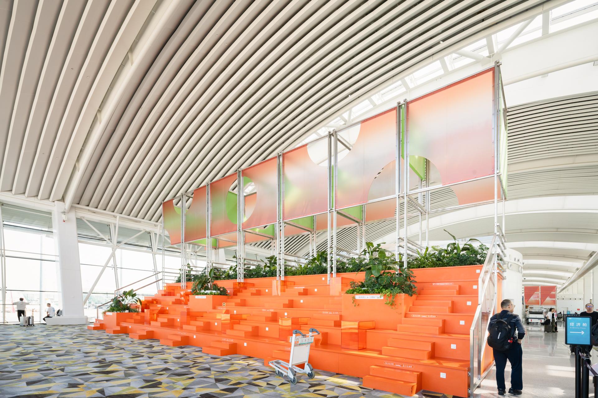 Design of kiosks and observation decks in Wuhan Tianhe Airport T2—Towards a light architecture - image 2
