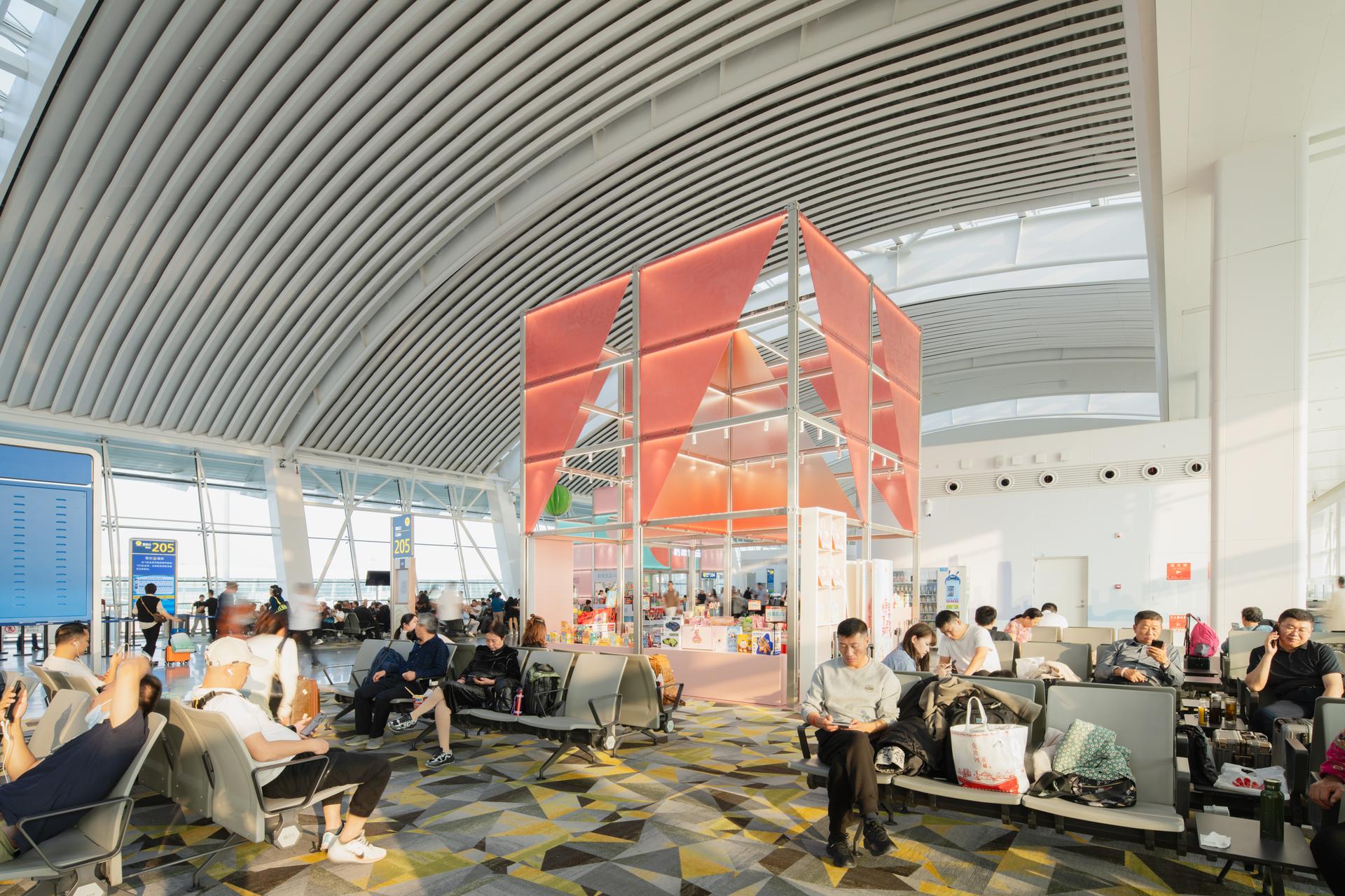 Design of kiosks and observation decks in Wuhan Tianhe Airport T2—Towards a light architecture - image 15