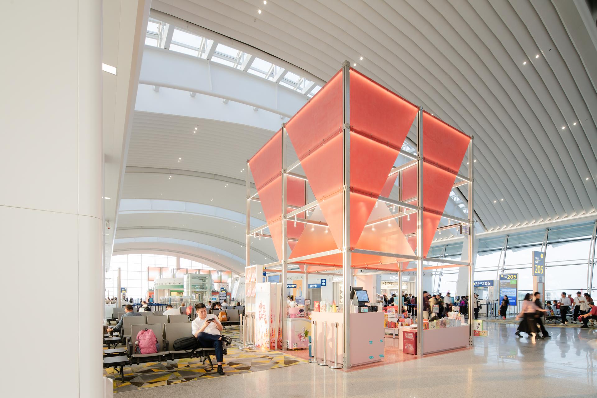 Design of kiosks and observation decks in Wuhan Tianhe Airport T2—Towards a light architecture - image 13