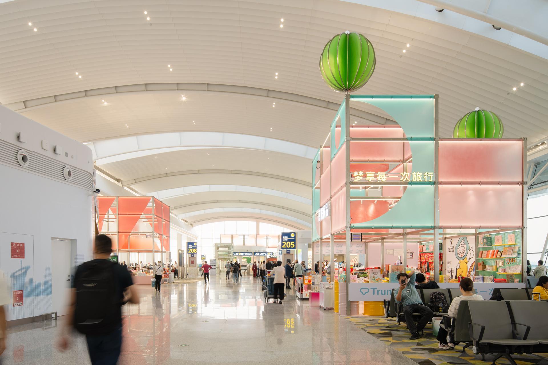 Design of kiosks and observation decks in Wuhan Tianhe Airport T2—Towards a light architecture - image 18