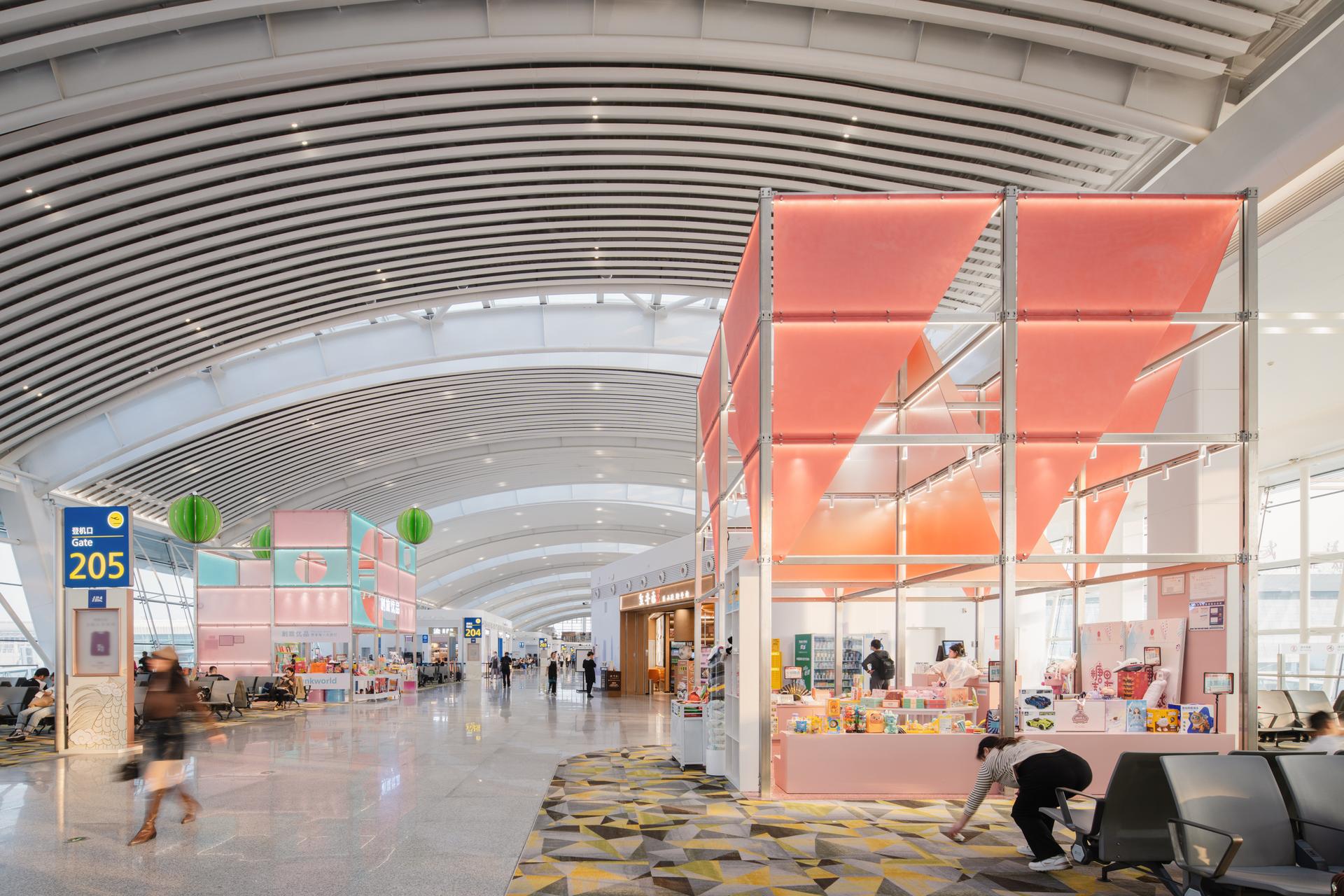 Design of kiosks and observation decks in Wuhan Tianhe Airport T2—Towards a light architecture - image 19