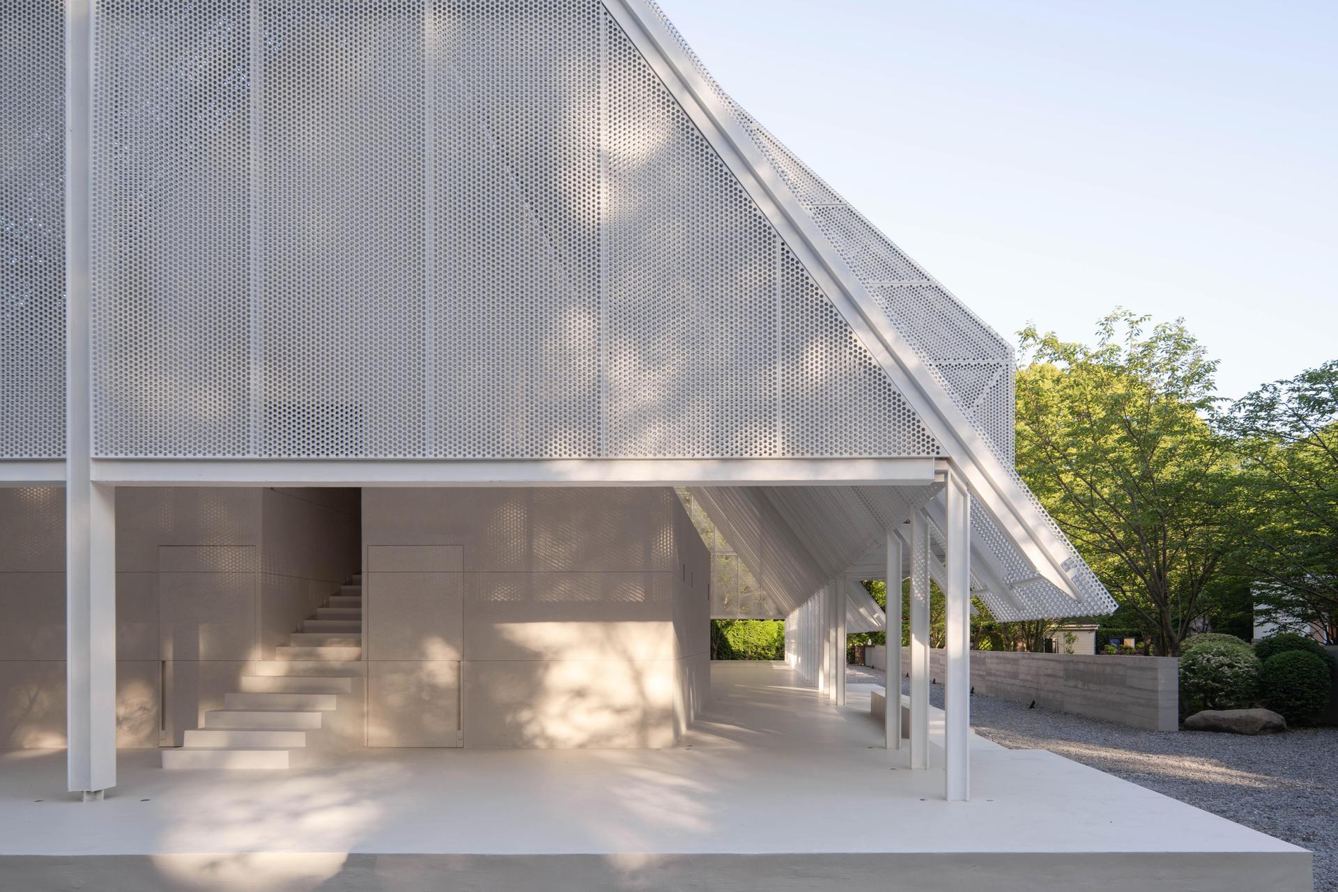 The Breeze Hall—Between the sacred and the mundane - image 47