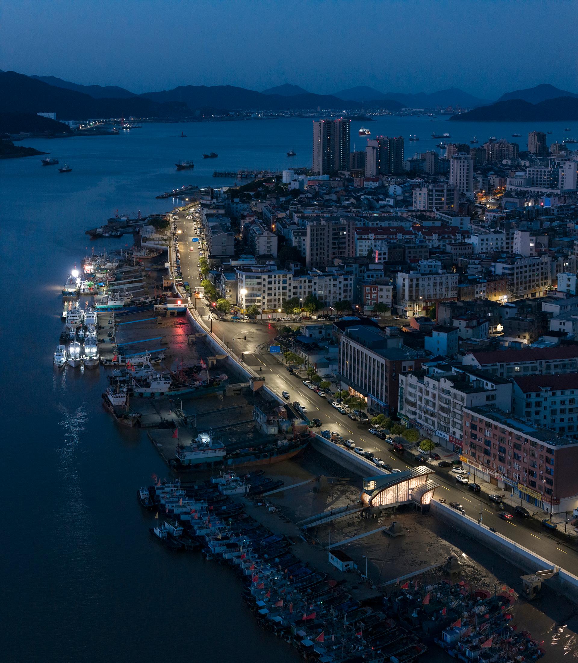 Fishermen Light Cinema-Dongmen Pier Renovation - image 16