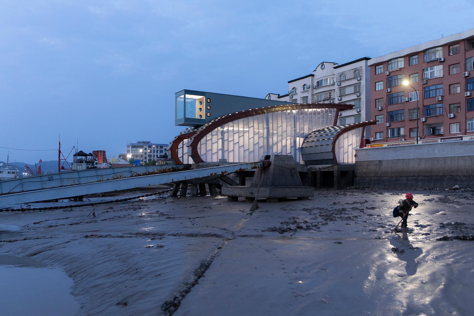 Fishermen Light Cinema-Dongmen Pier Renovation - image 17