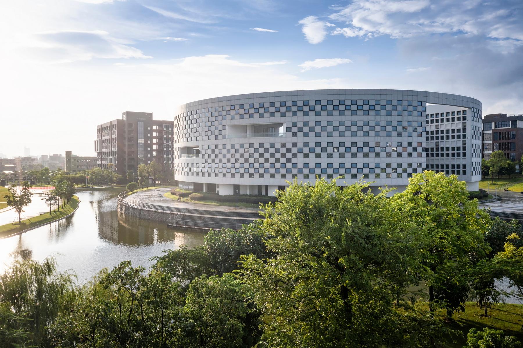 Library of Guangdong Vocational College of Hotel Management - image 3