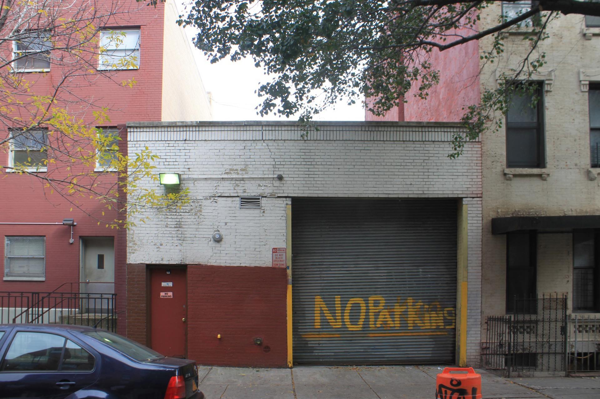 Manhattan Pet Adoption Center - image 2