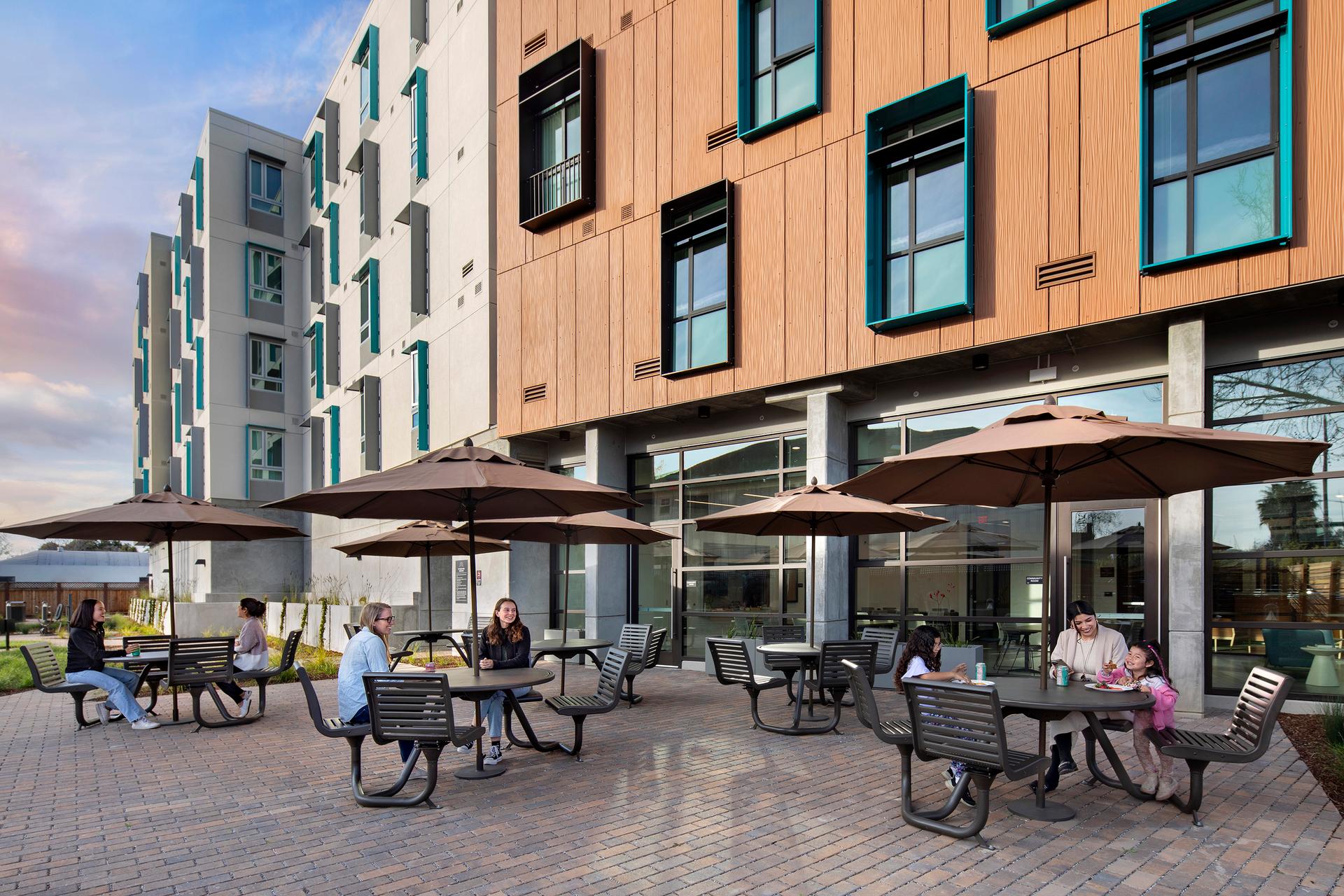 Solaire Apartments - image 10