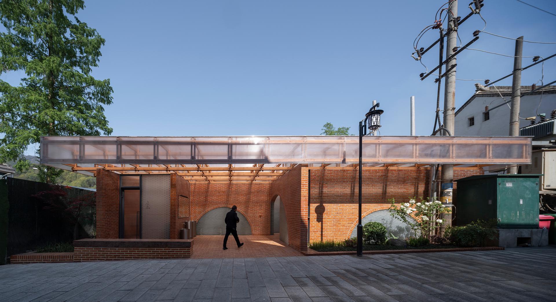 Red Brick Public Toilet on Liuba Old Street - image 30