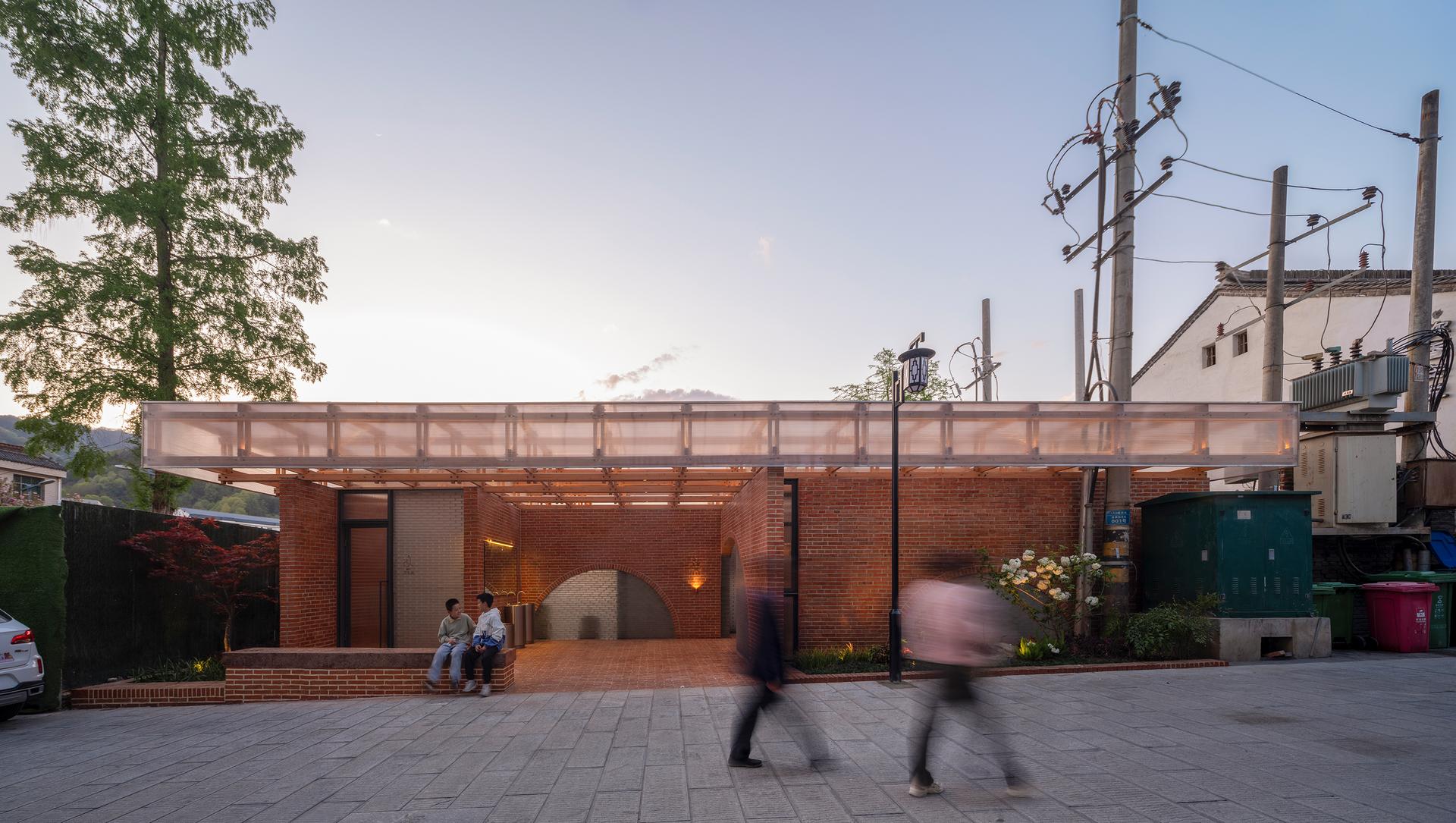 Red Brick Public Toilet on Liuba Old Street - image 28