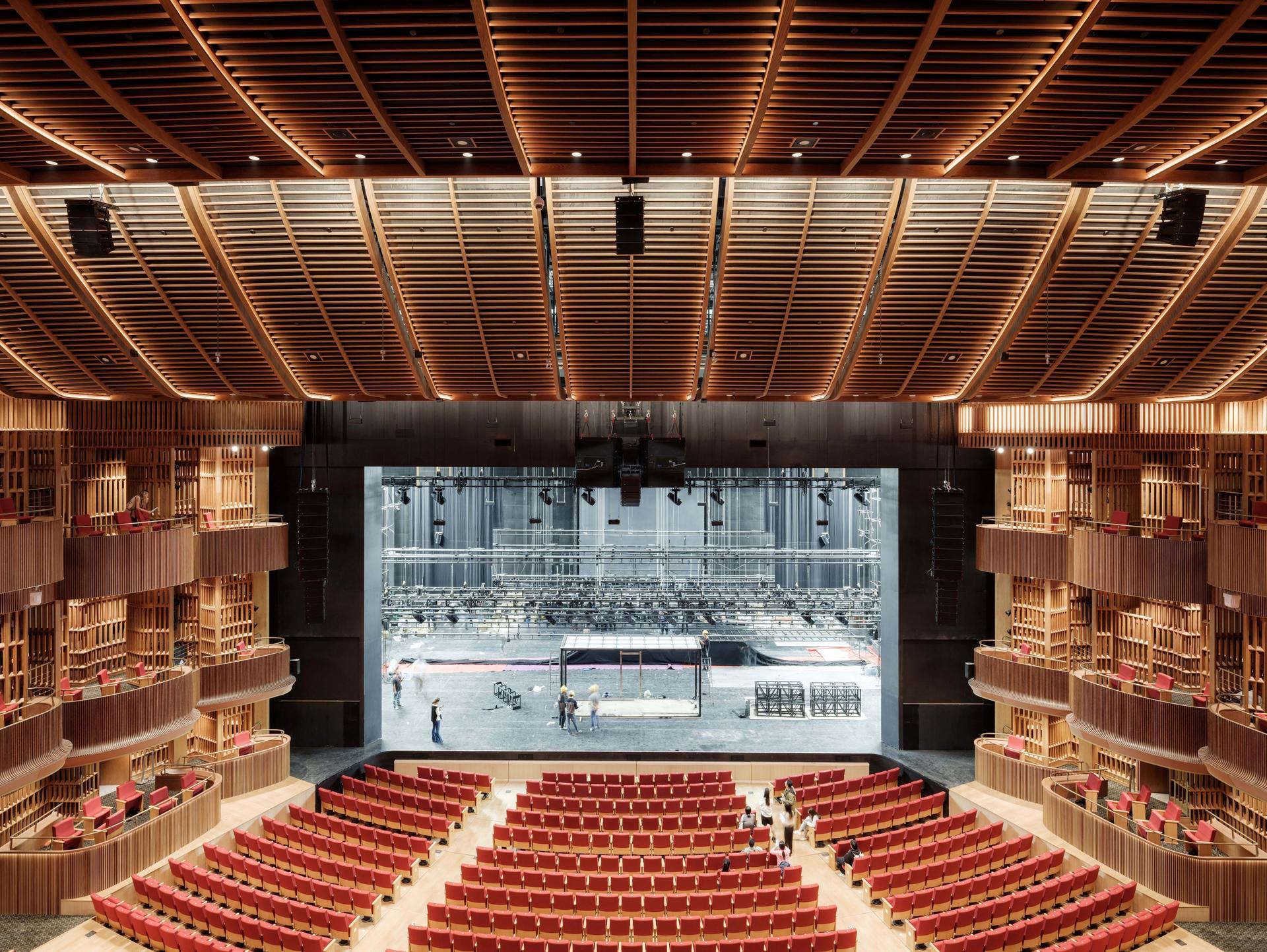 Cultural Arena | New Bund 31 Performing Arts Center - image 4
