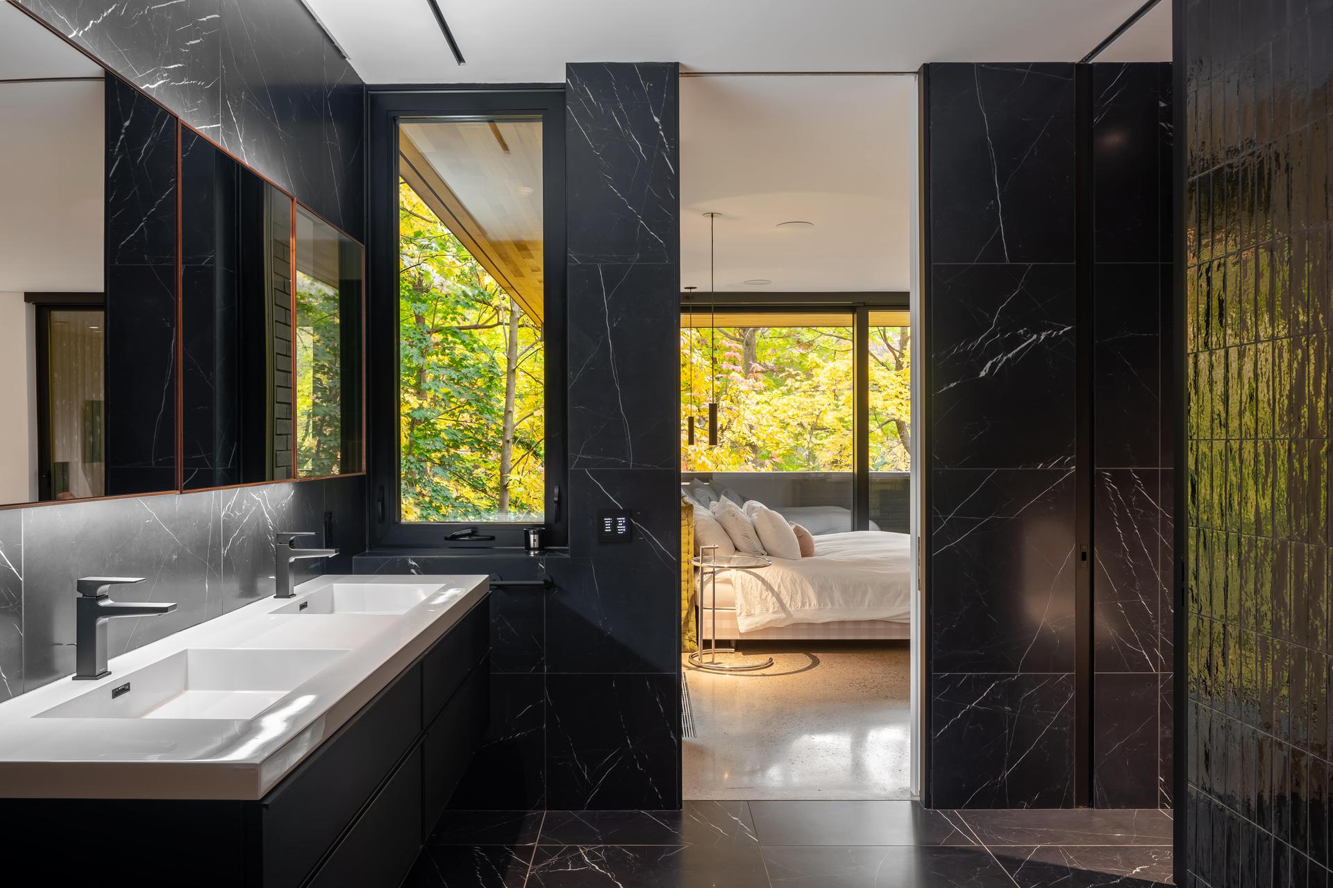 Ravine House - image 20