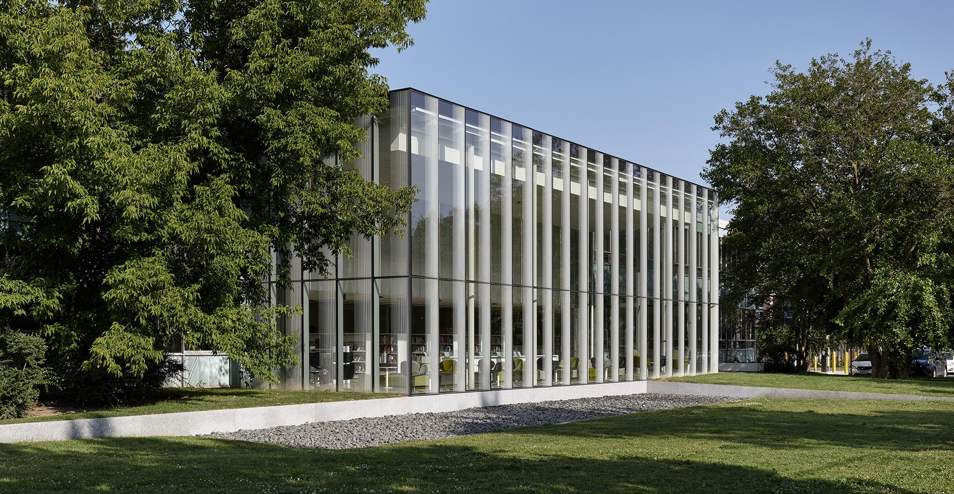 Centennial College Story Arts Campus Library - image 4