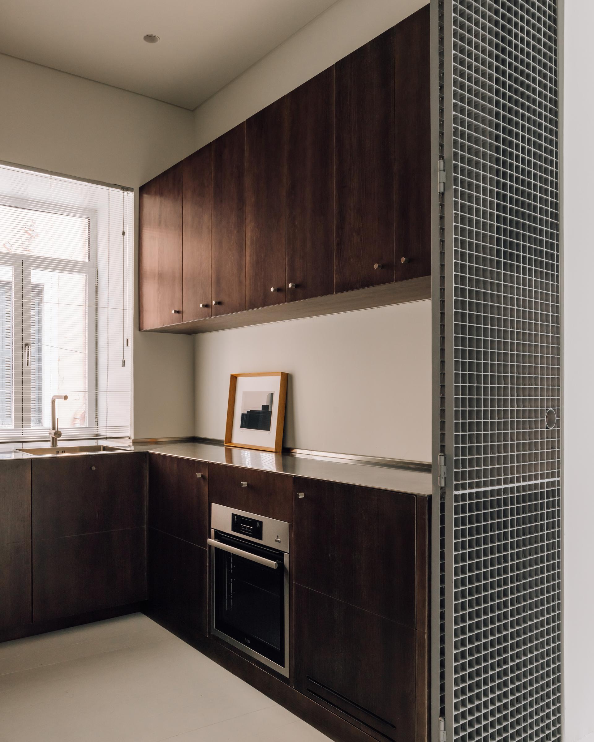Lisbon pied-à-terre - image 4