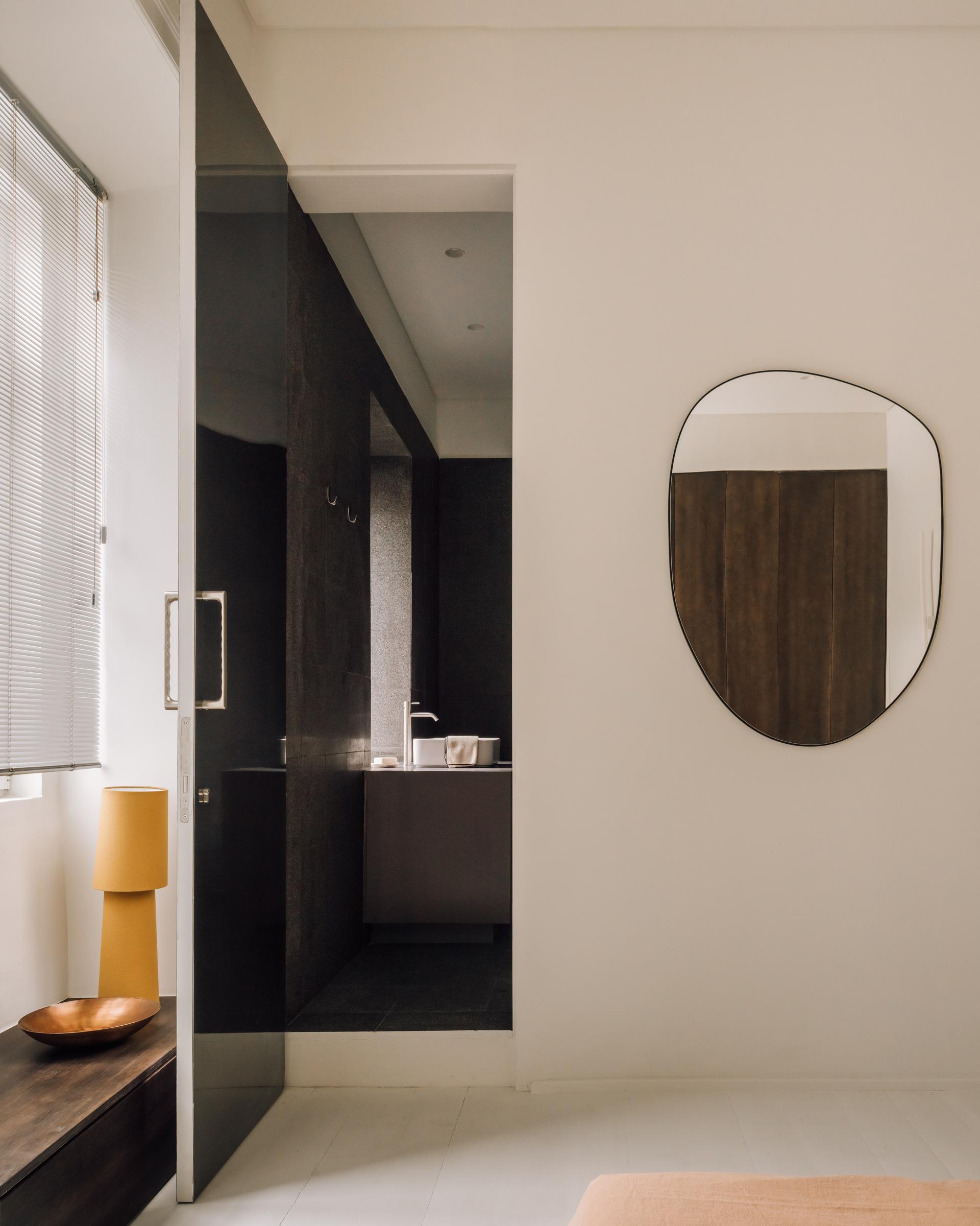 Lisbon pied-à-terre - image 10