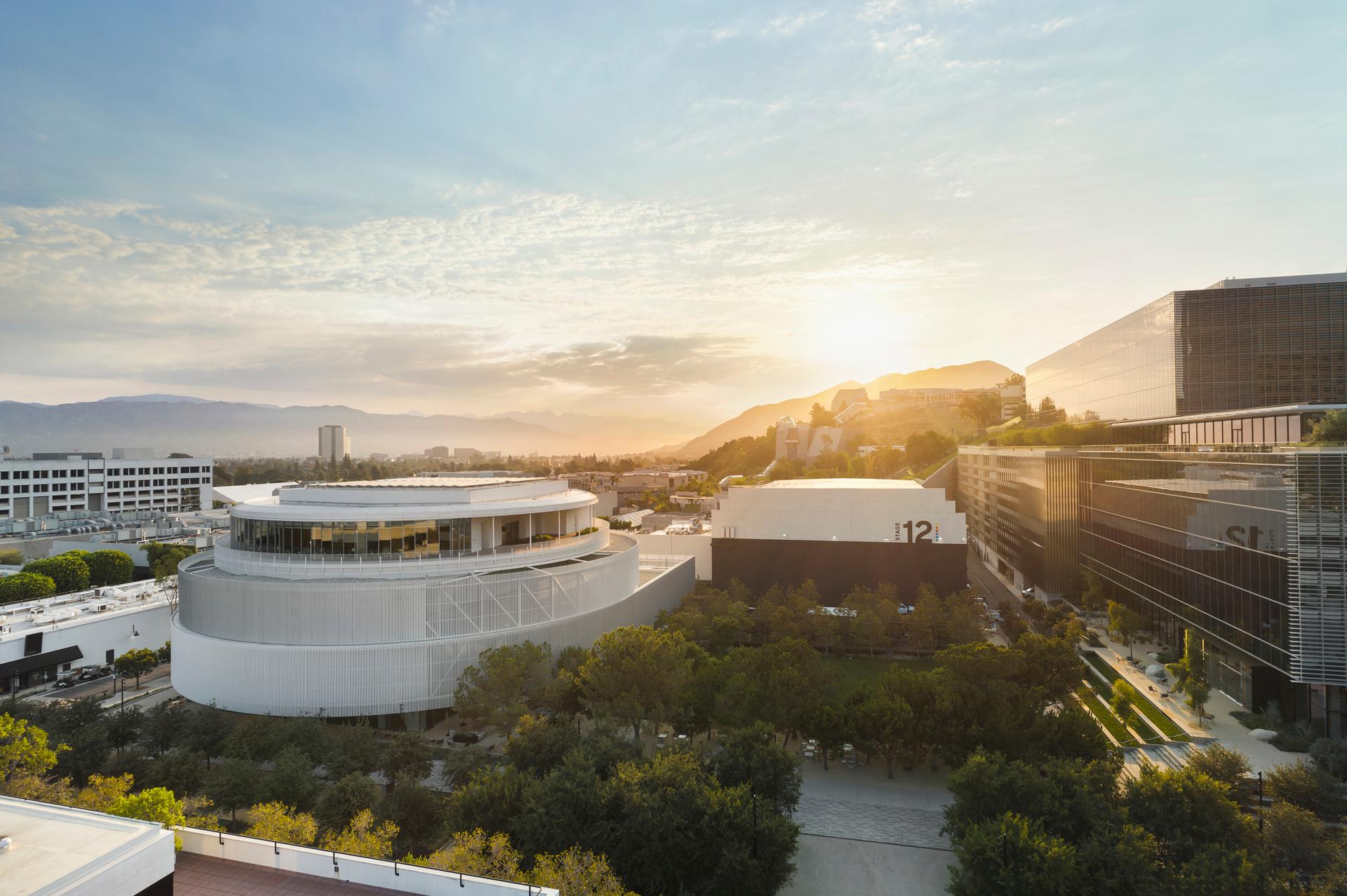 NBCUniversal Campus Project - image 3