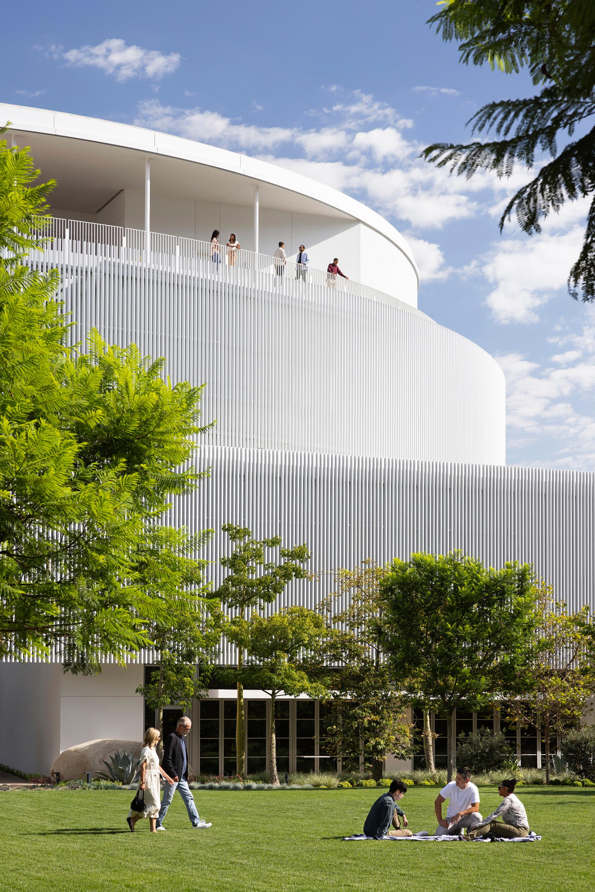 NBCUniversal Campus Project - image 4
