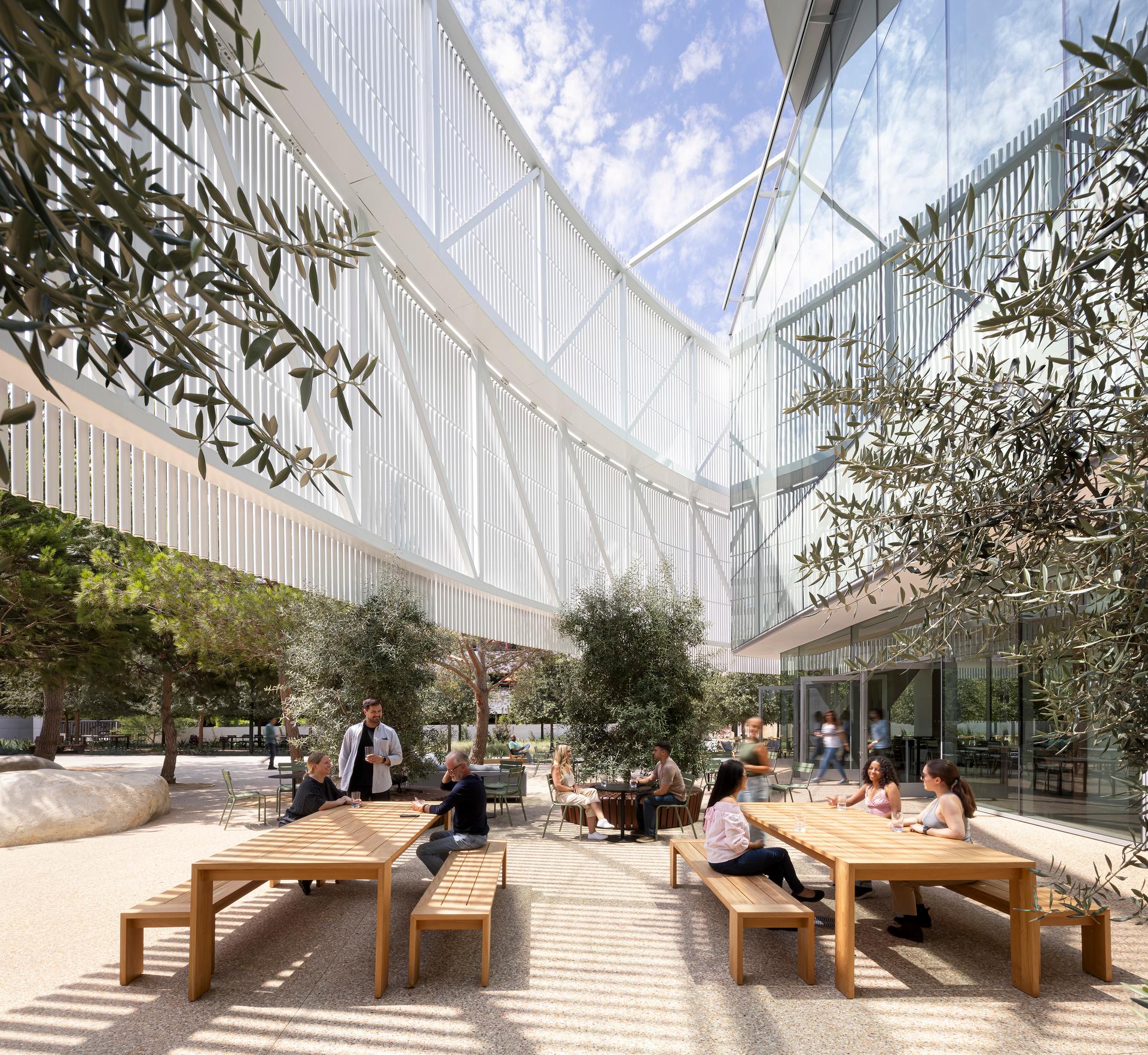 NBCUniversal Campus Project - image 5