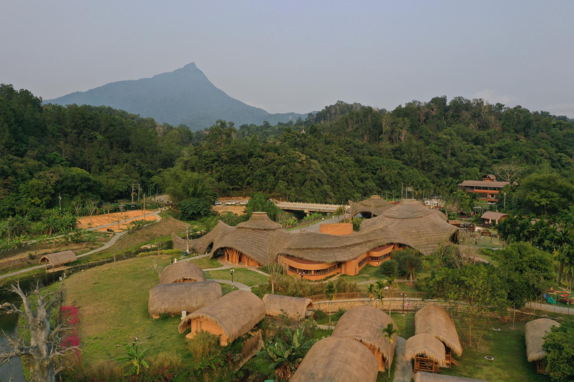 Maona Village Center - image 7