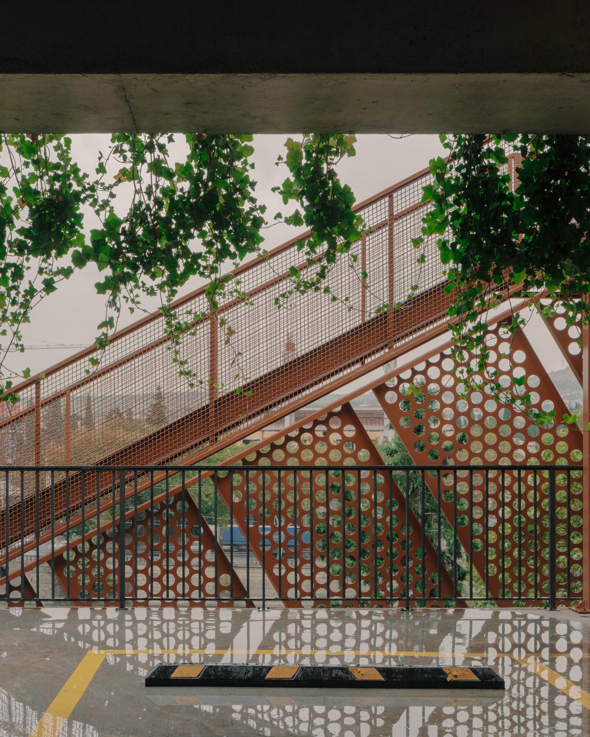 Multifunctional Landmark on the Riverbank - image 22