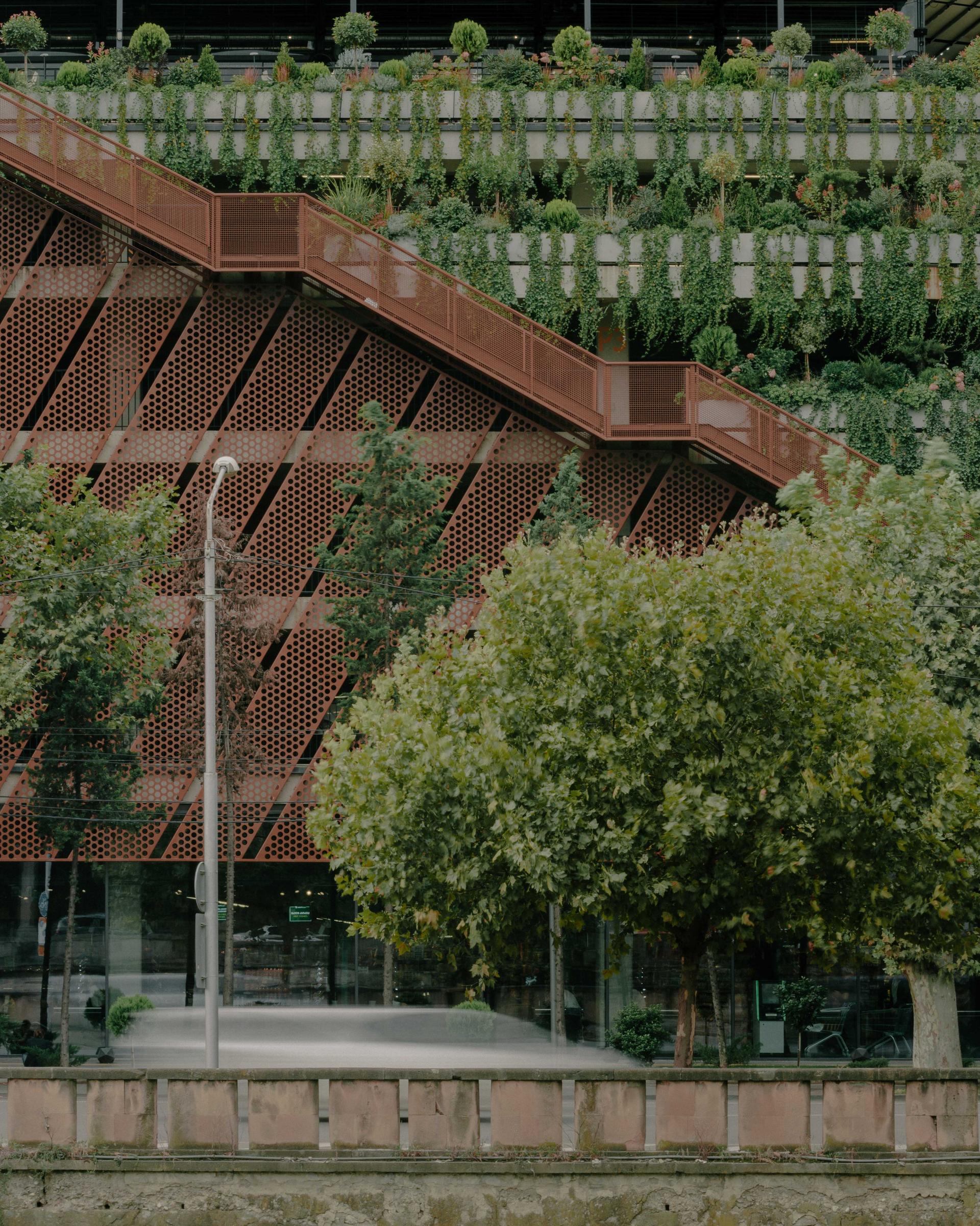 Multifunctional Landmark on the Riverbank - image 17