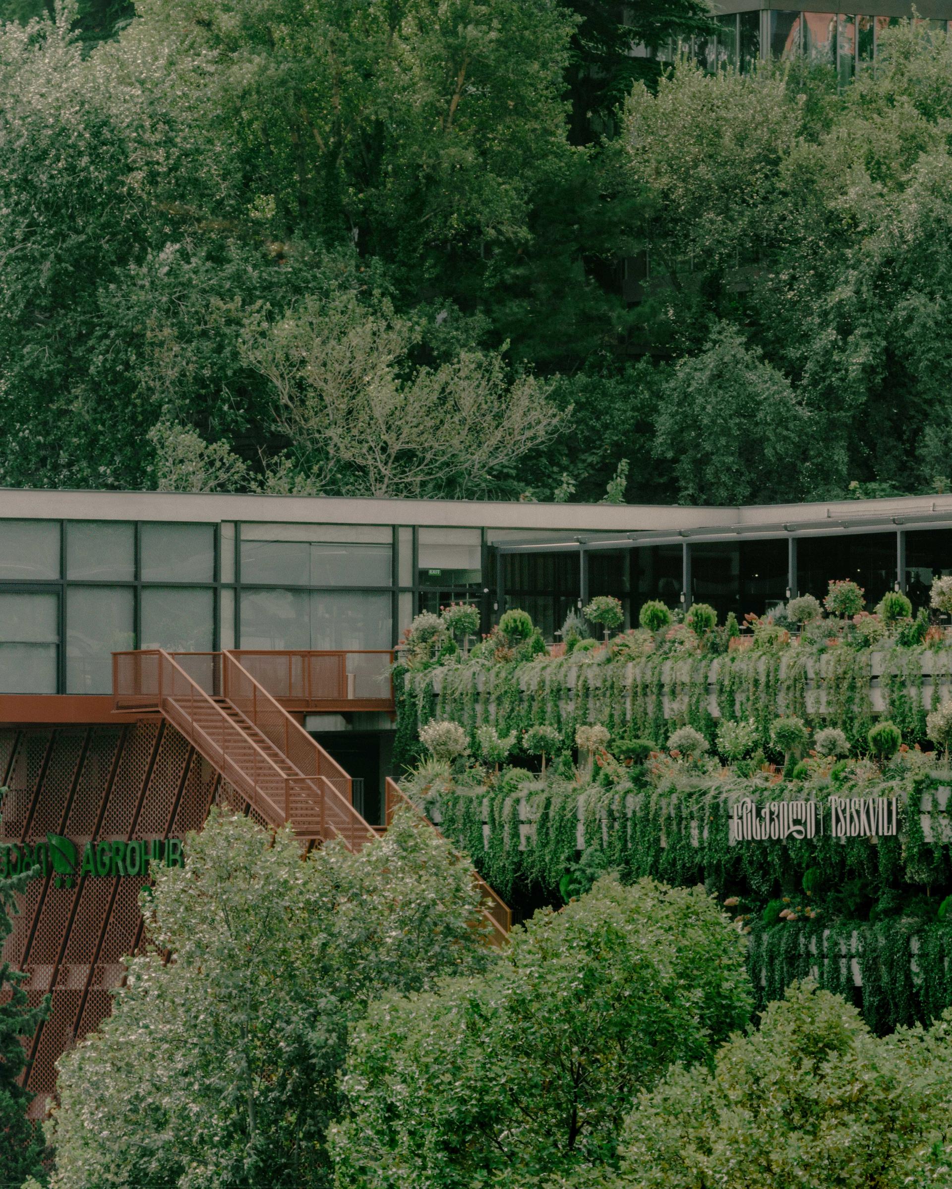 Multifunctional Landmark on the Riverbank - image 18