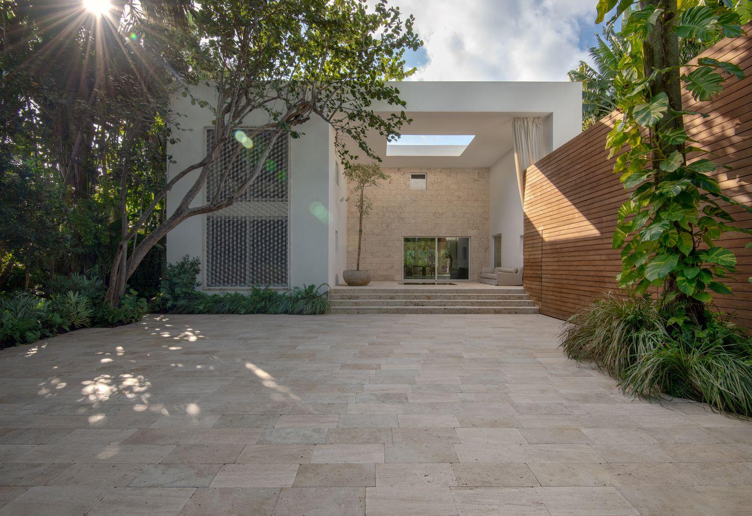 Bridge House - image 26