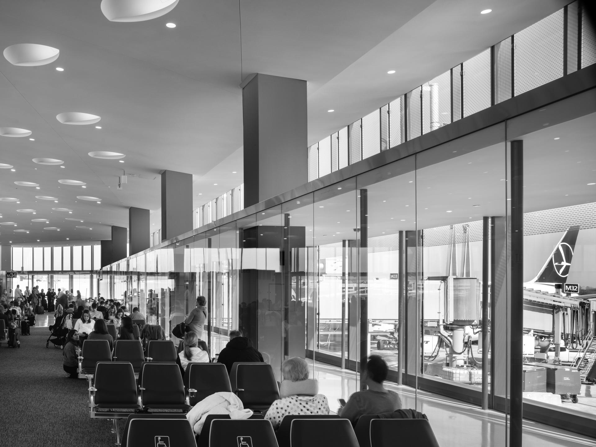 O'Hare International Airport Terminal 5 Expansion - image 10
